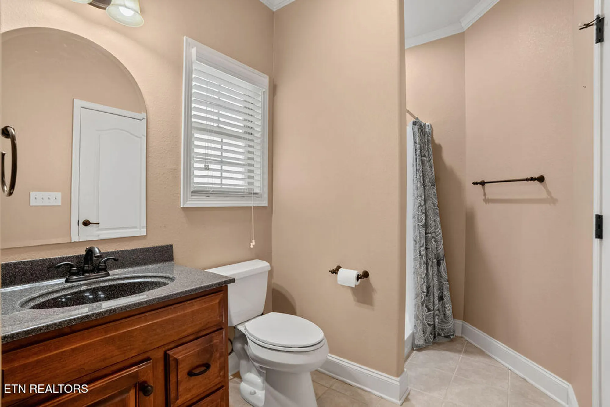 Property Slideshow image 22 of 37 | 118 oohleeno way, Loudon, TN, 37774