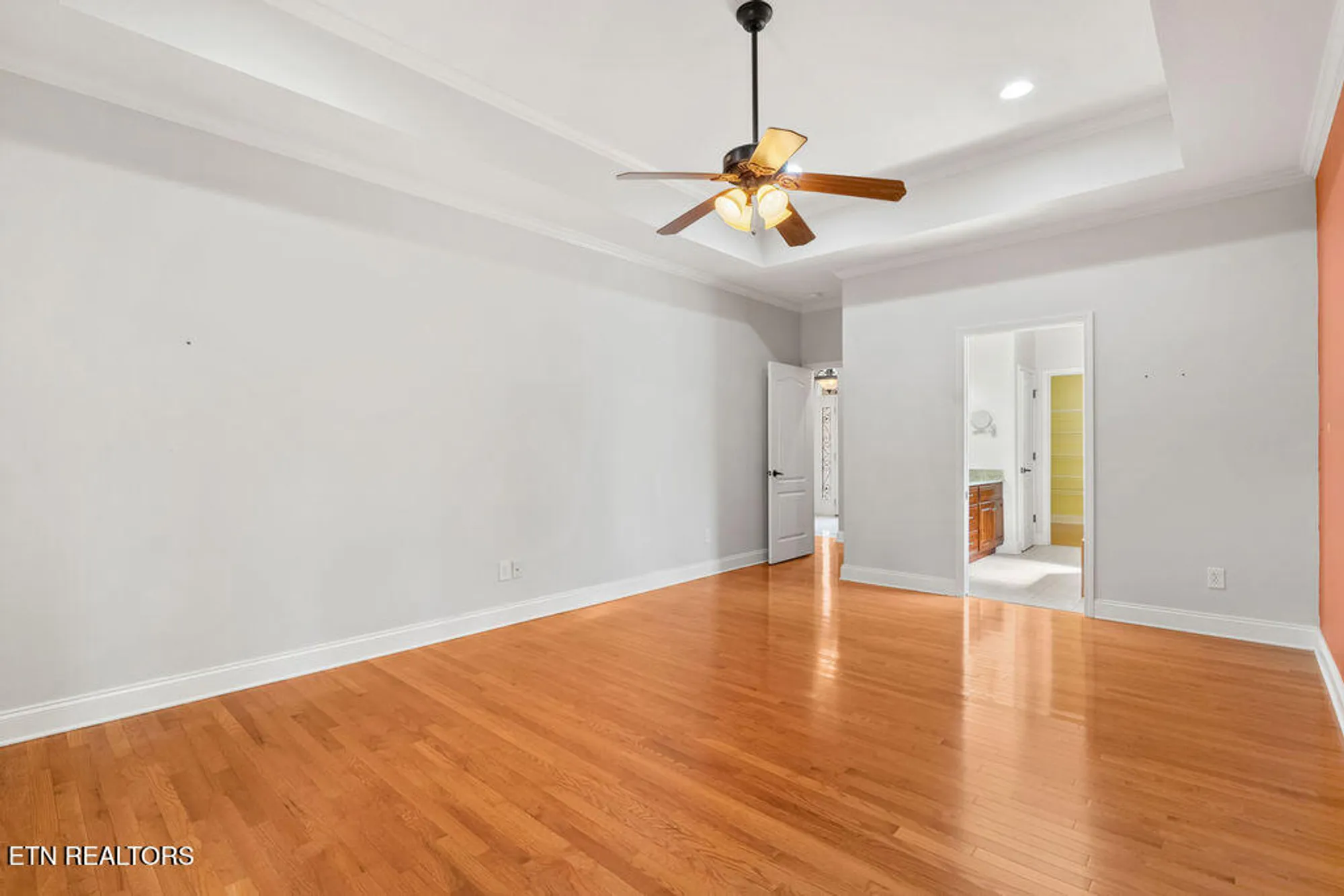 Property Slideshow image 15 of 37 | 118 oohleeno way, Loudon, TN, 37774