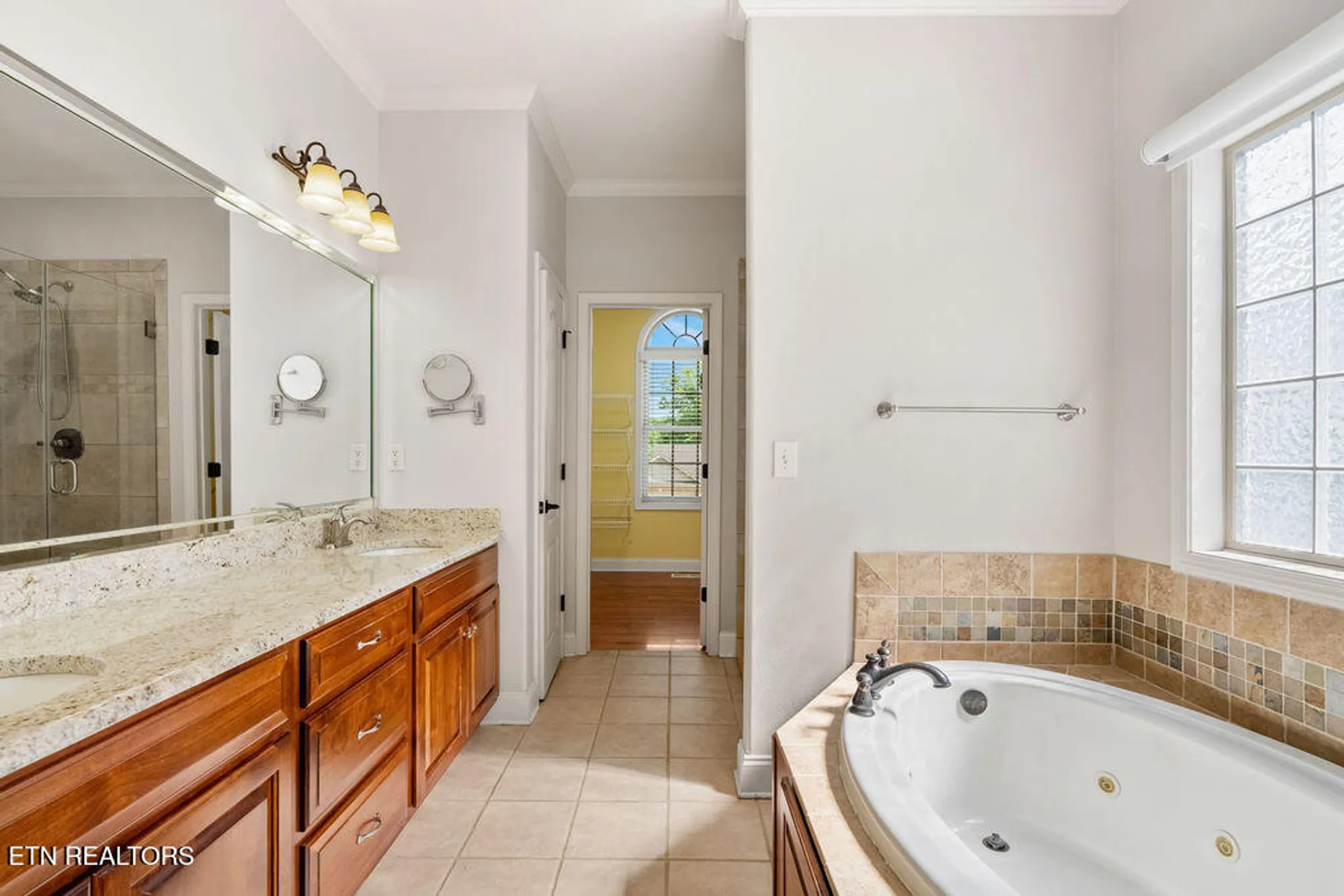 Property Slideshow image 16 of 37 | 118 oohleeno way, Loudon, TN, 37774