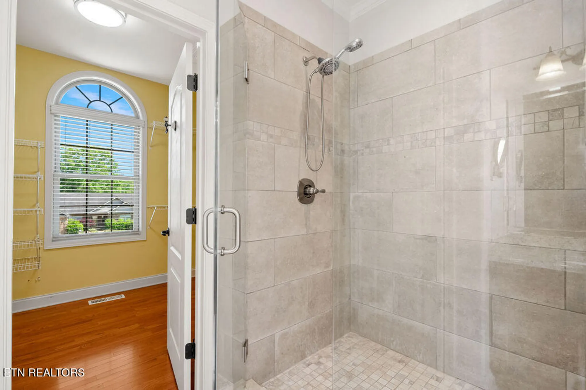 Property Slideshow image 17 of 37 | 118 oohleeno way, Loudon, TN, 37774