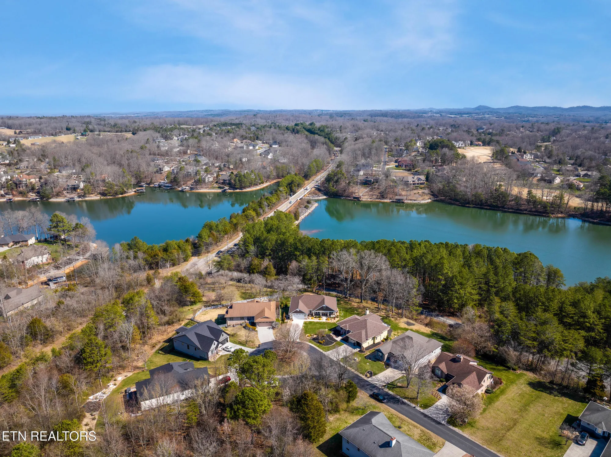 Property Slideshow image 5 of 46 | 315 ogana trce, Loudon, TN, 37774