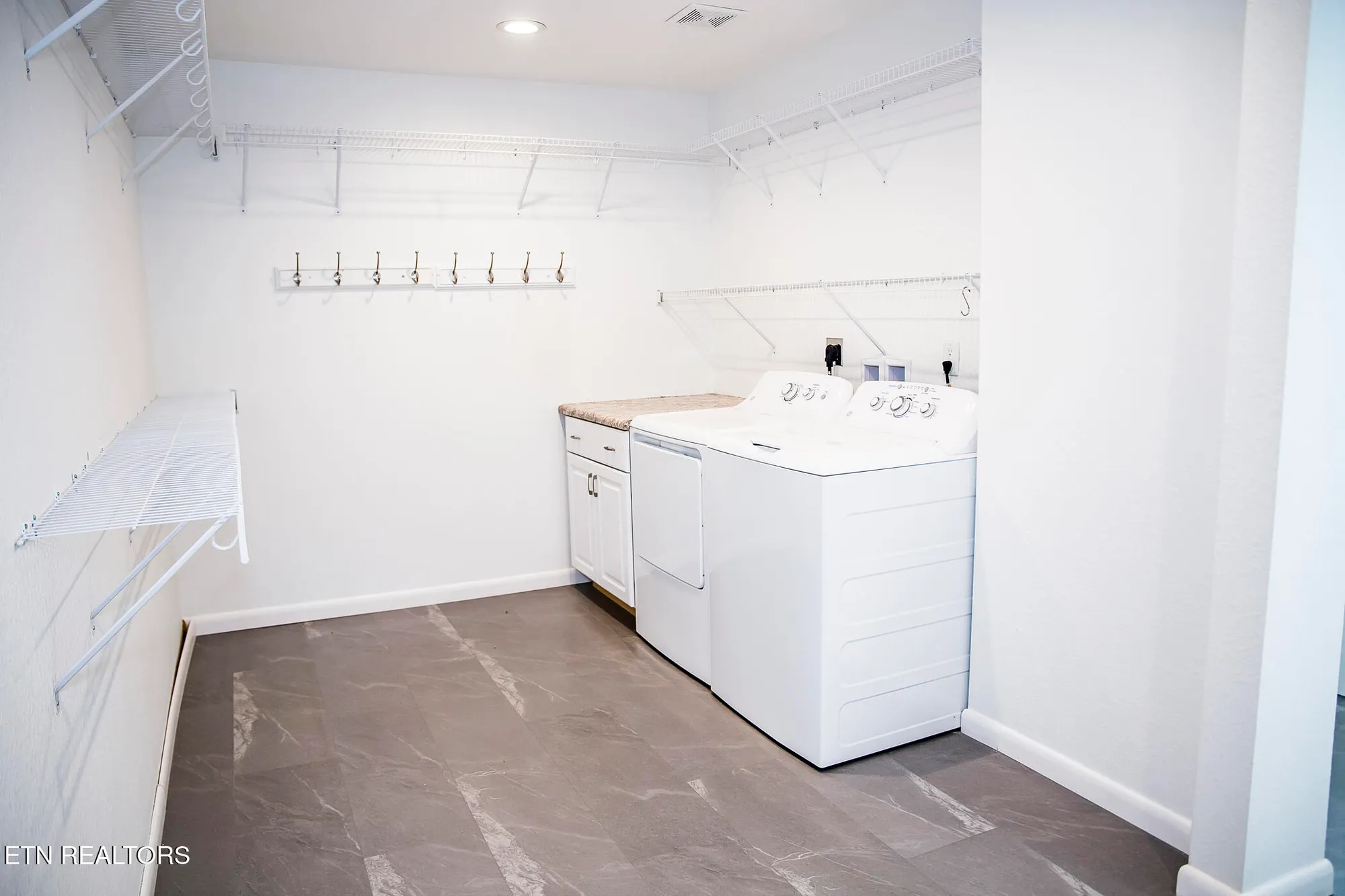 Property Slideshow image 33 of 60 | 194 forest view dr, Crossville, TN, 38558