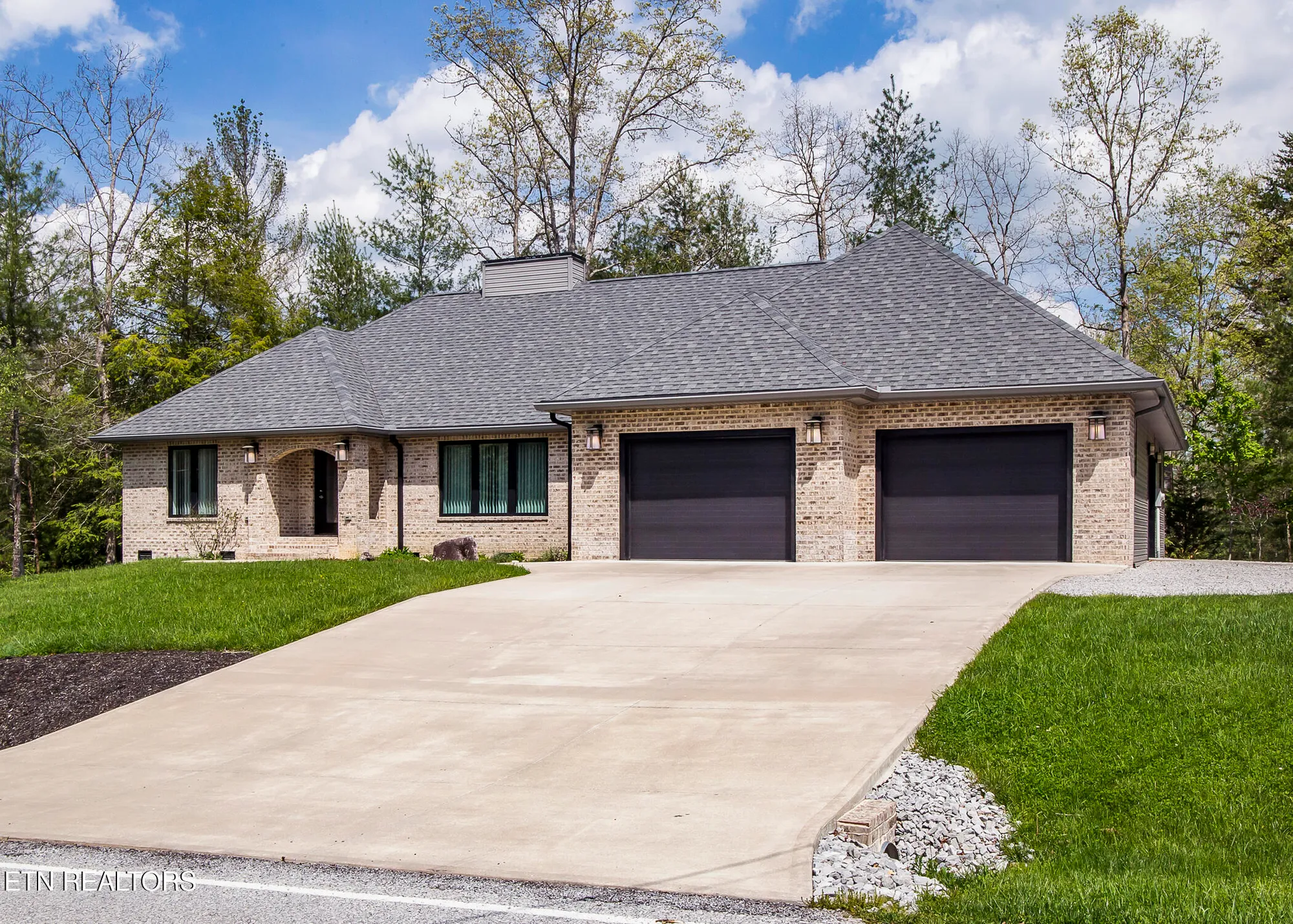 Property Slideshow image 1 of 60 | 194 forest view dr, Crossville, TN, 38558