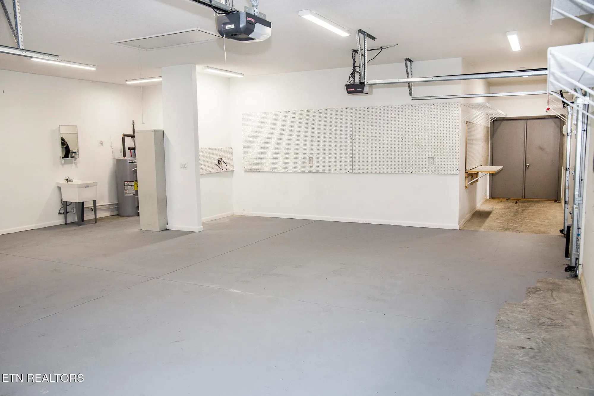 Property Slideshow image 58 of 60 | 194 forest view dr, Crossville, TN, 38558