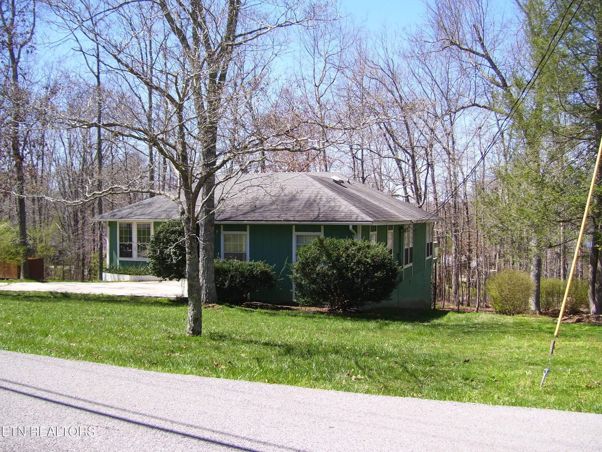 Property Slideshow image 2 of 42 | 105 lakeshire dr, Crossville, TN, 38558