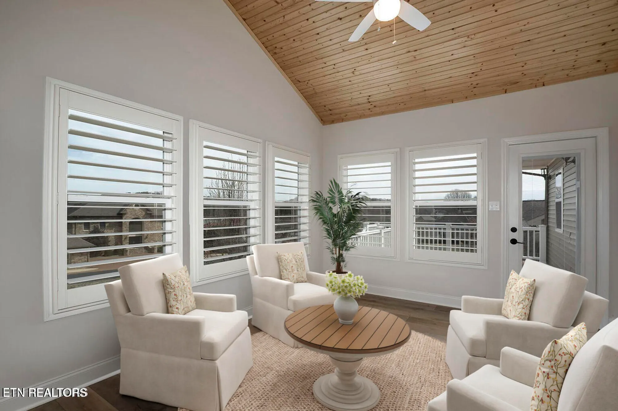 Property Slideshow image 26 of 49 | 309 chuniloti cir, Loudon, TN, 37774