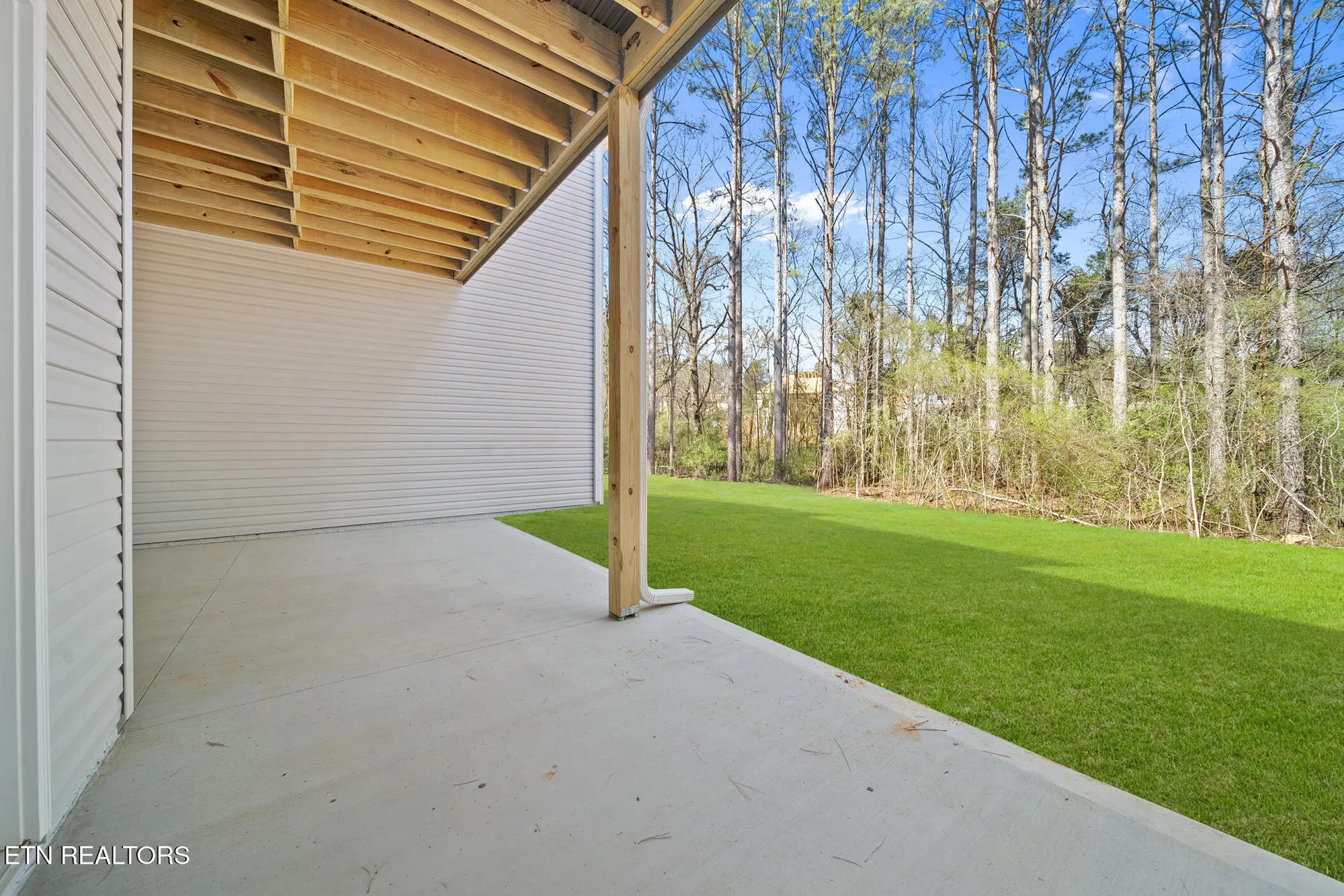 Property Slideshow image 36 of 42 | 214 cheeyo trce, Loudon, TN, 37774