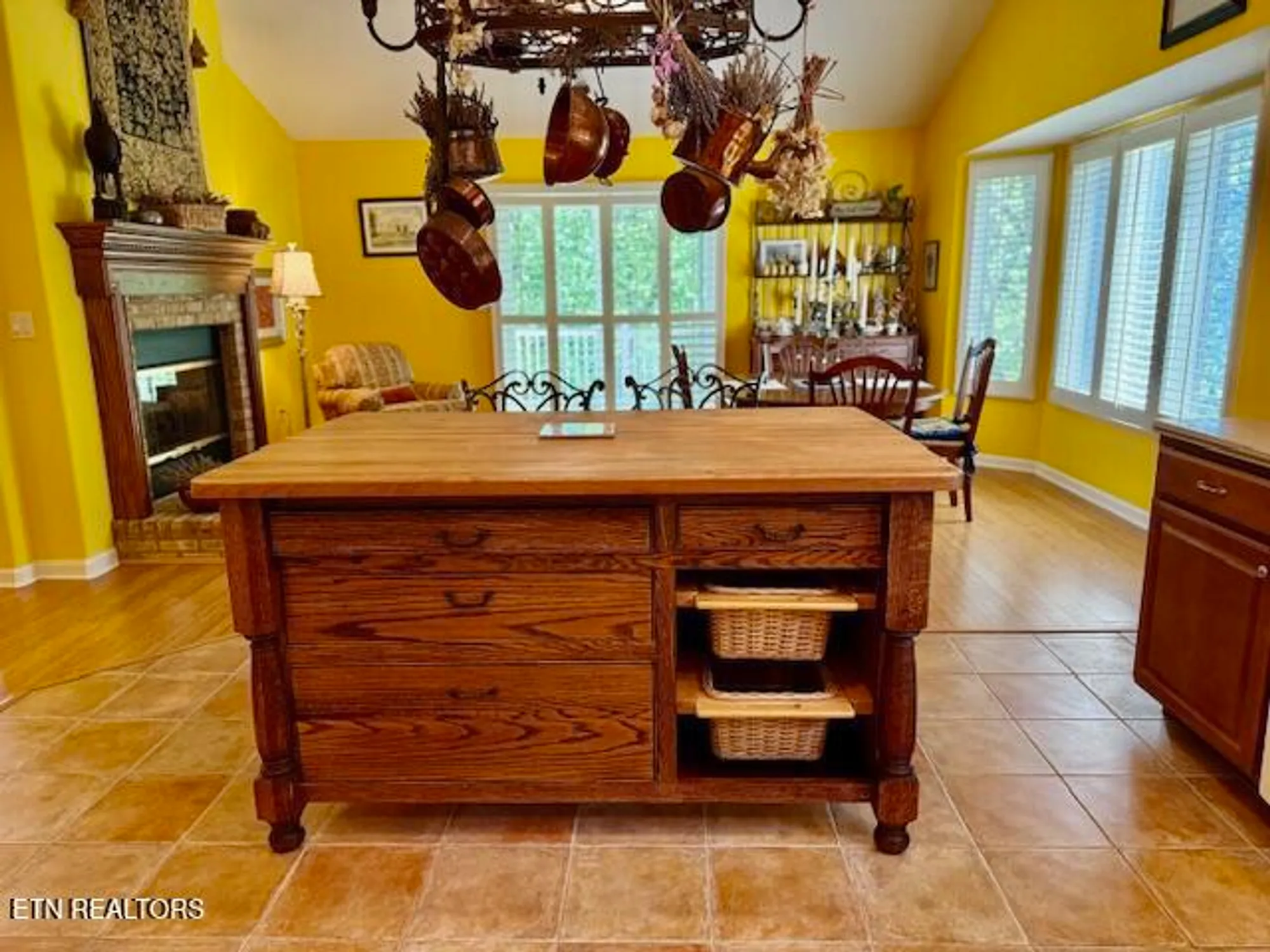 Property Slideshow image 13 of 38 | 25 shawnbury pt, Crossville, TN, 38558