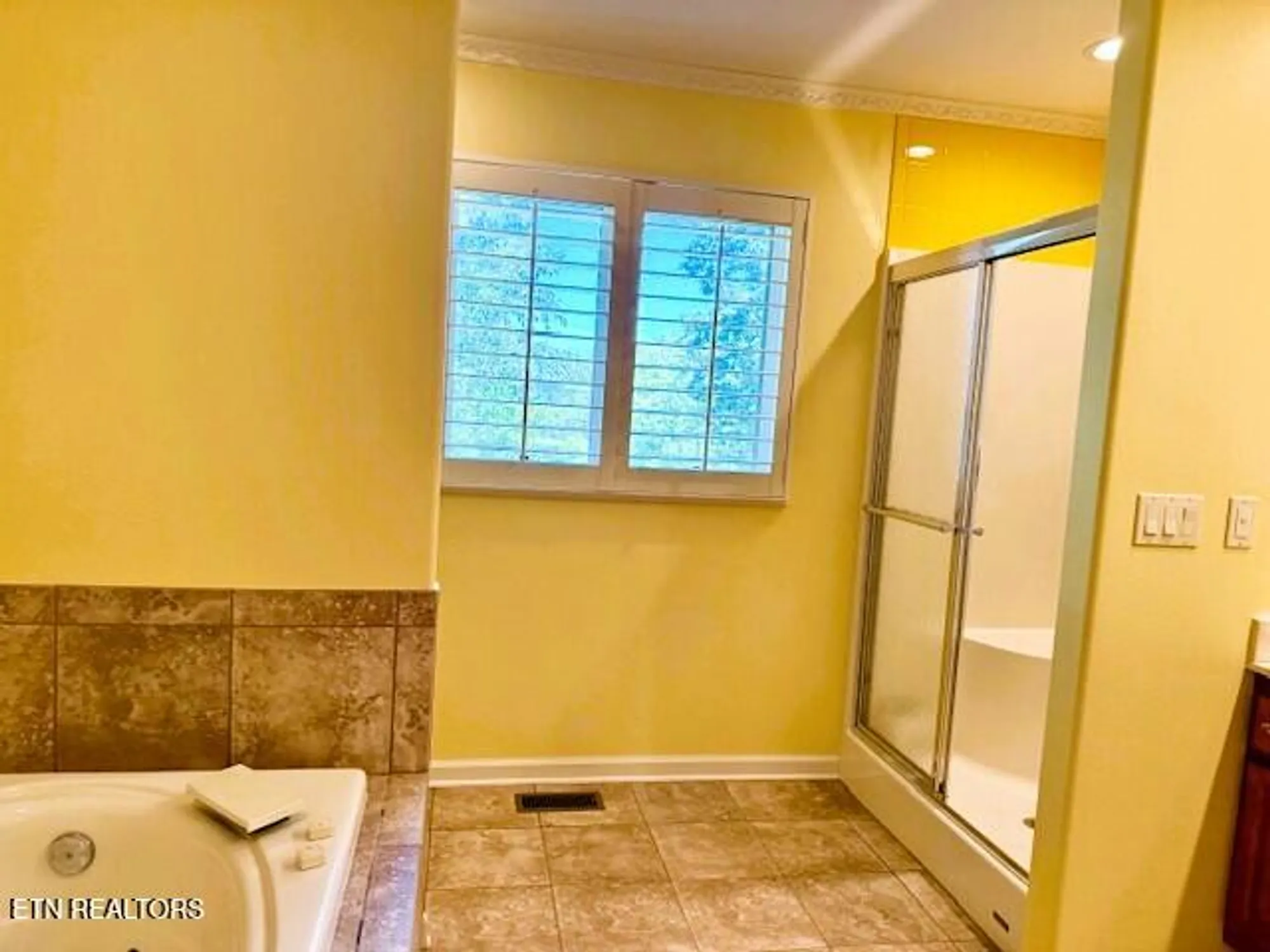 Property Slideshow image 26 of 38 | 25 shawnbury pt, Crossville, TN, 38558