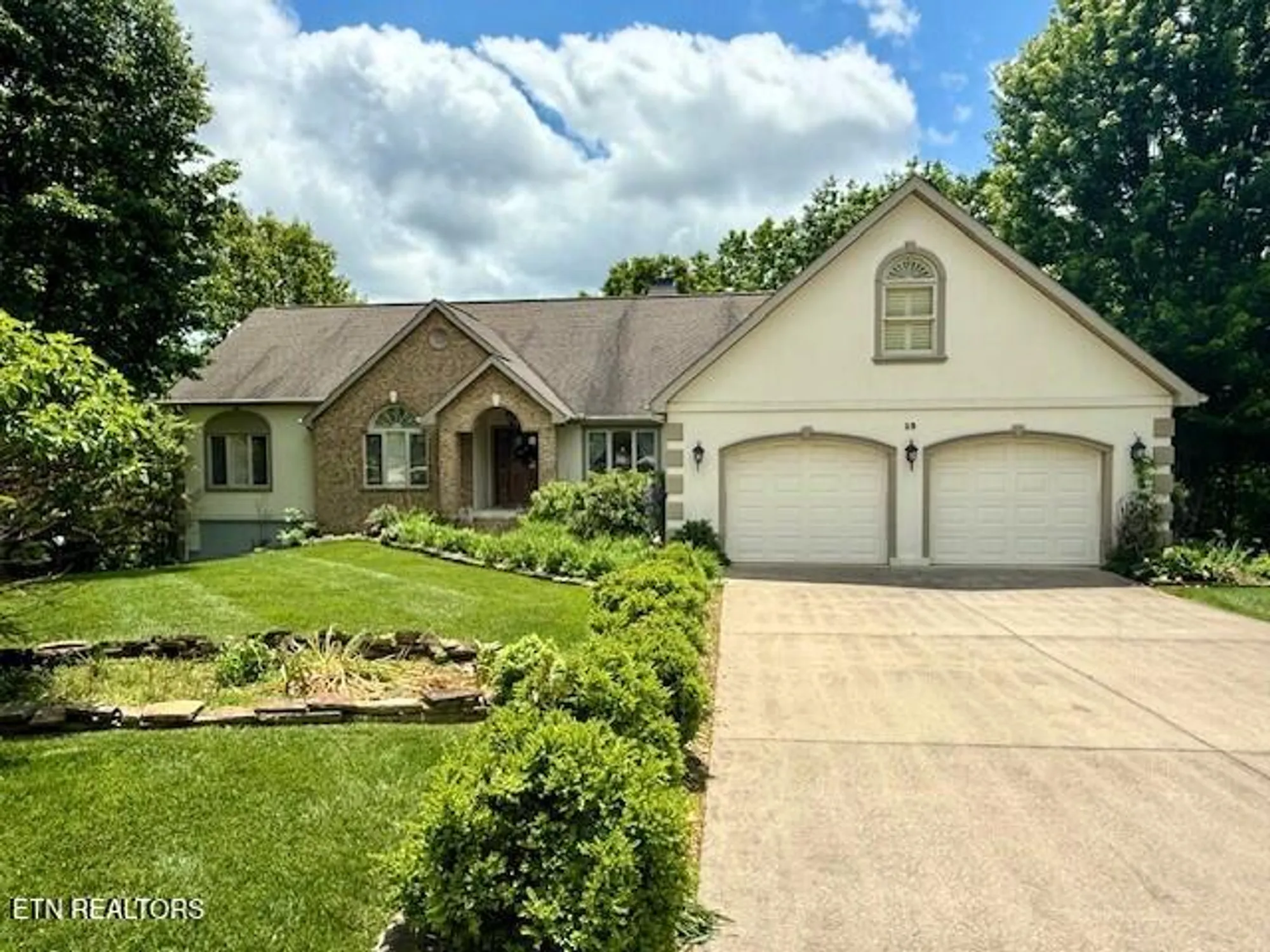 Property Slideshow image 1 of 38 | 25 shawnbury pt, Crossville, TN, 38558