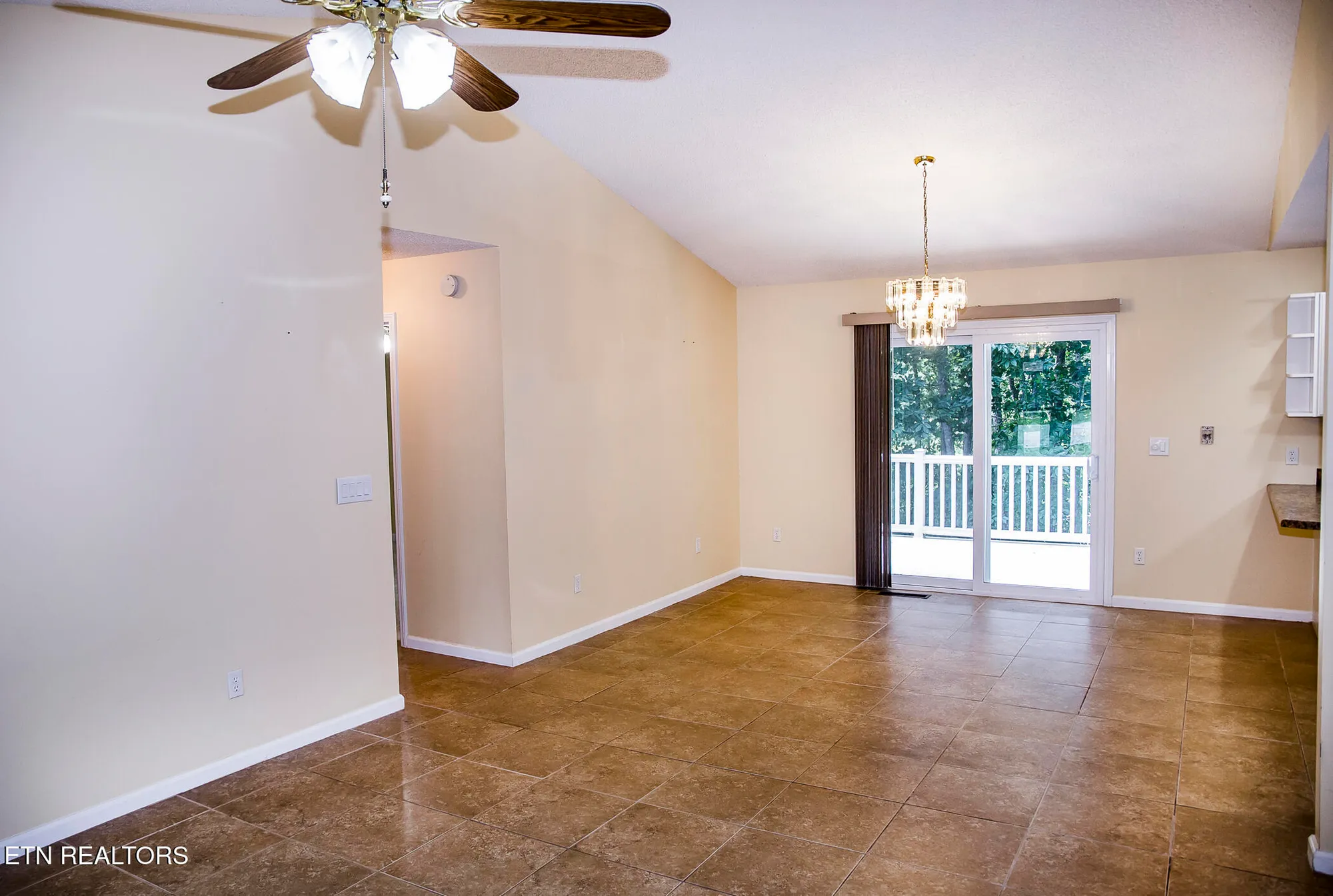 Property Slideshow image 22 of 52 | 247 lakeview dr, Crossville, TN, 38558