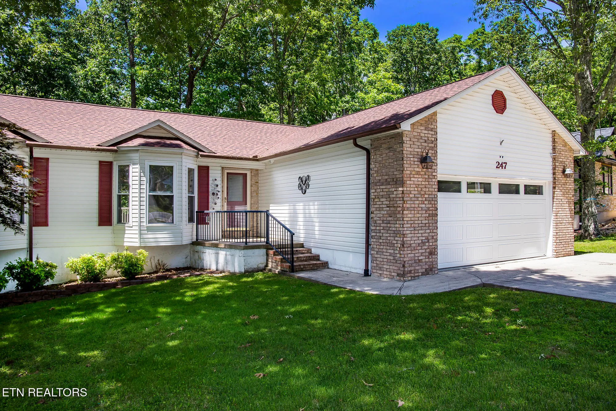 Property Slideshow image 4 of 52 | 247 lakeview dr, Crossville, TN, 38558