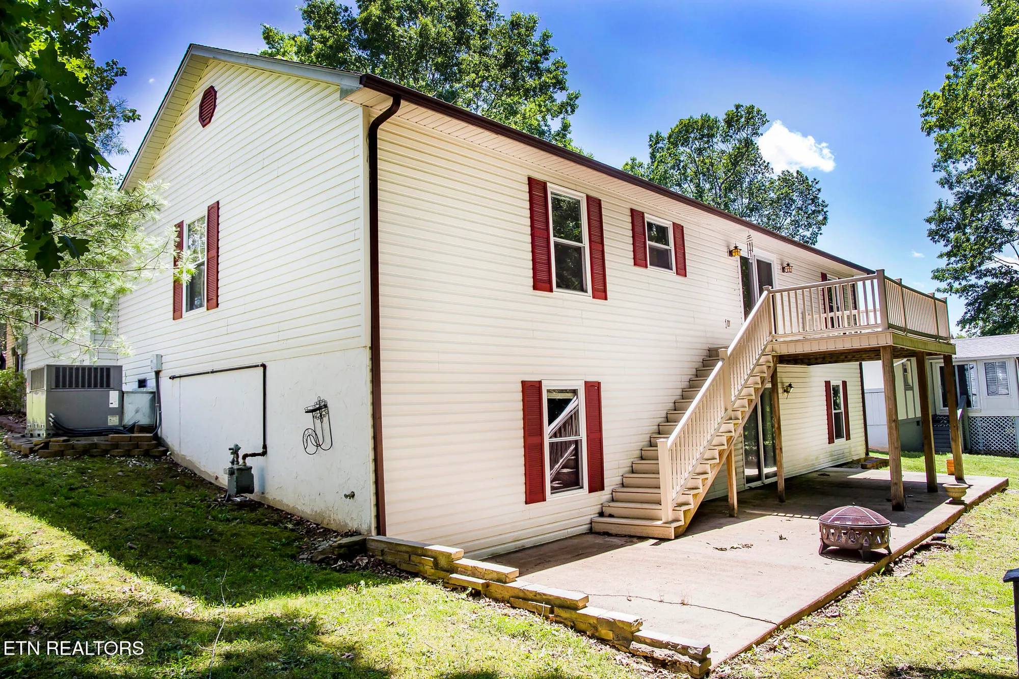 Property Slideshow image 2 of 52 | 247 lakeview dr, Crossville, TN, 38558