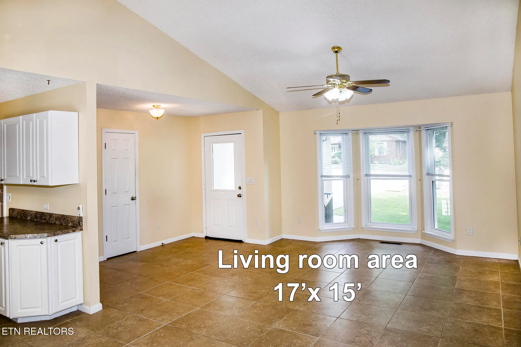Property Slideshow image 5 of 52 | 247 lakeview dr, Crossville, TN, 38558