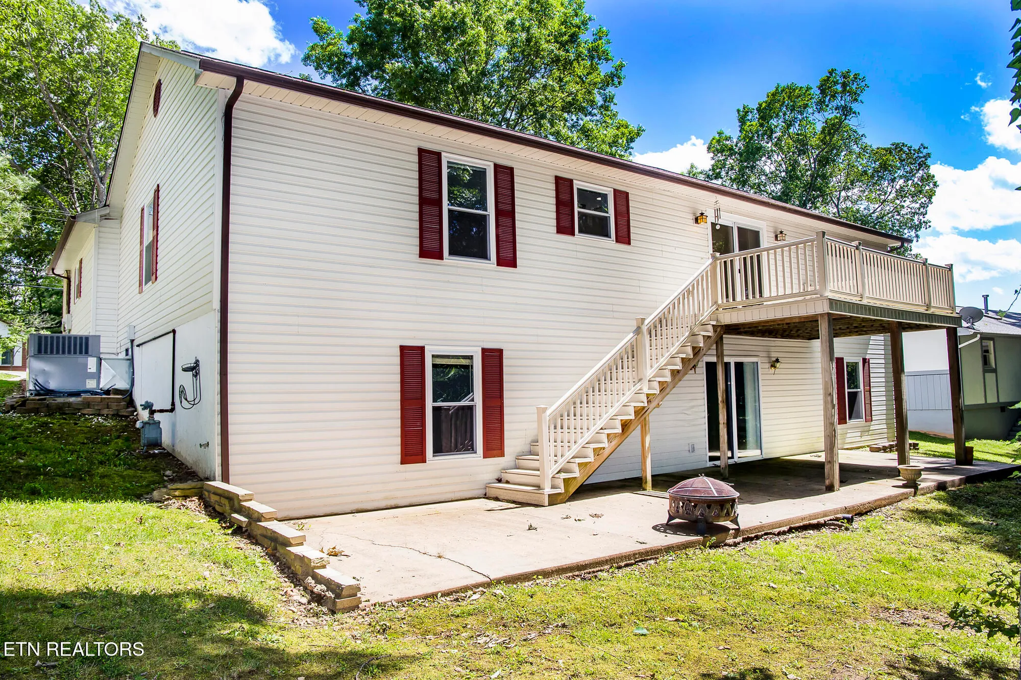 Property Slideshow image 43 of 52 | 247 lakeview dr, Crossville, TN, 38558