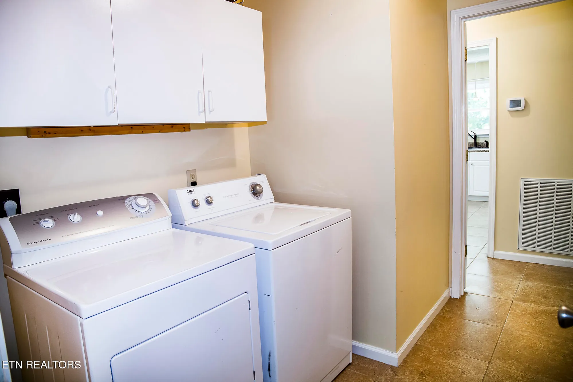 Property Slideshow image 36 of 52 | 247 lakeview dr, Crossville, TN, 38558