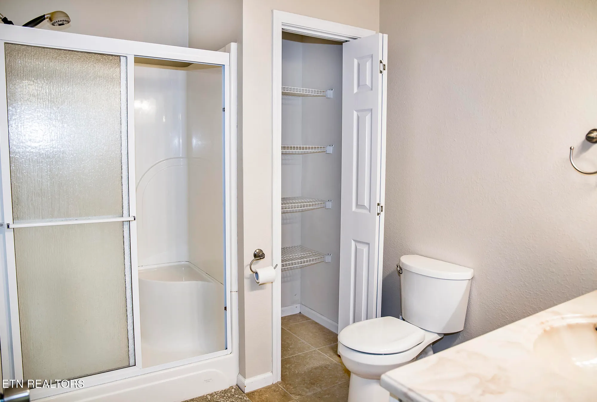 Property Slideshow image 26 of 52 | 247 lakeview dr, Crossville, TN, 38558