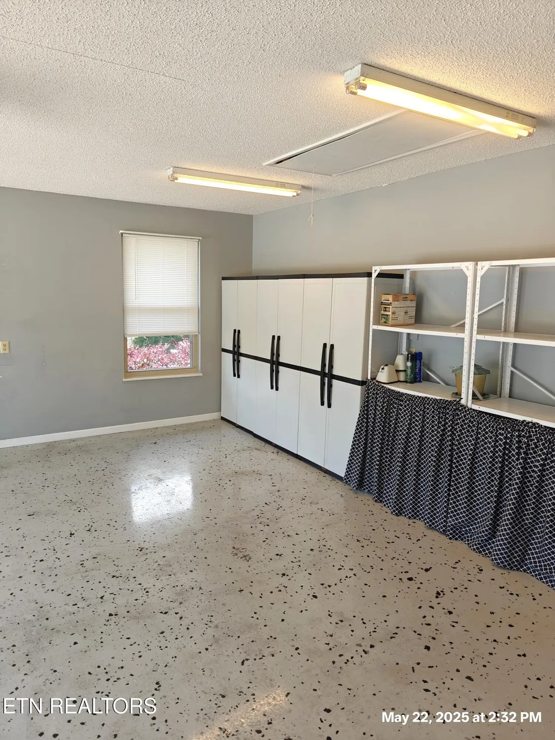 Property Slideshow image 33 of 38 | 179 depew dr, Loudon, TN, 37774