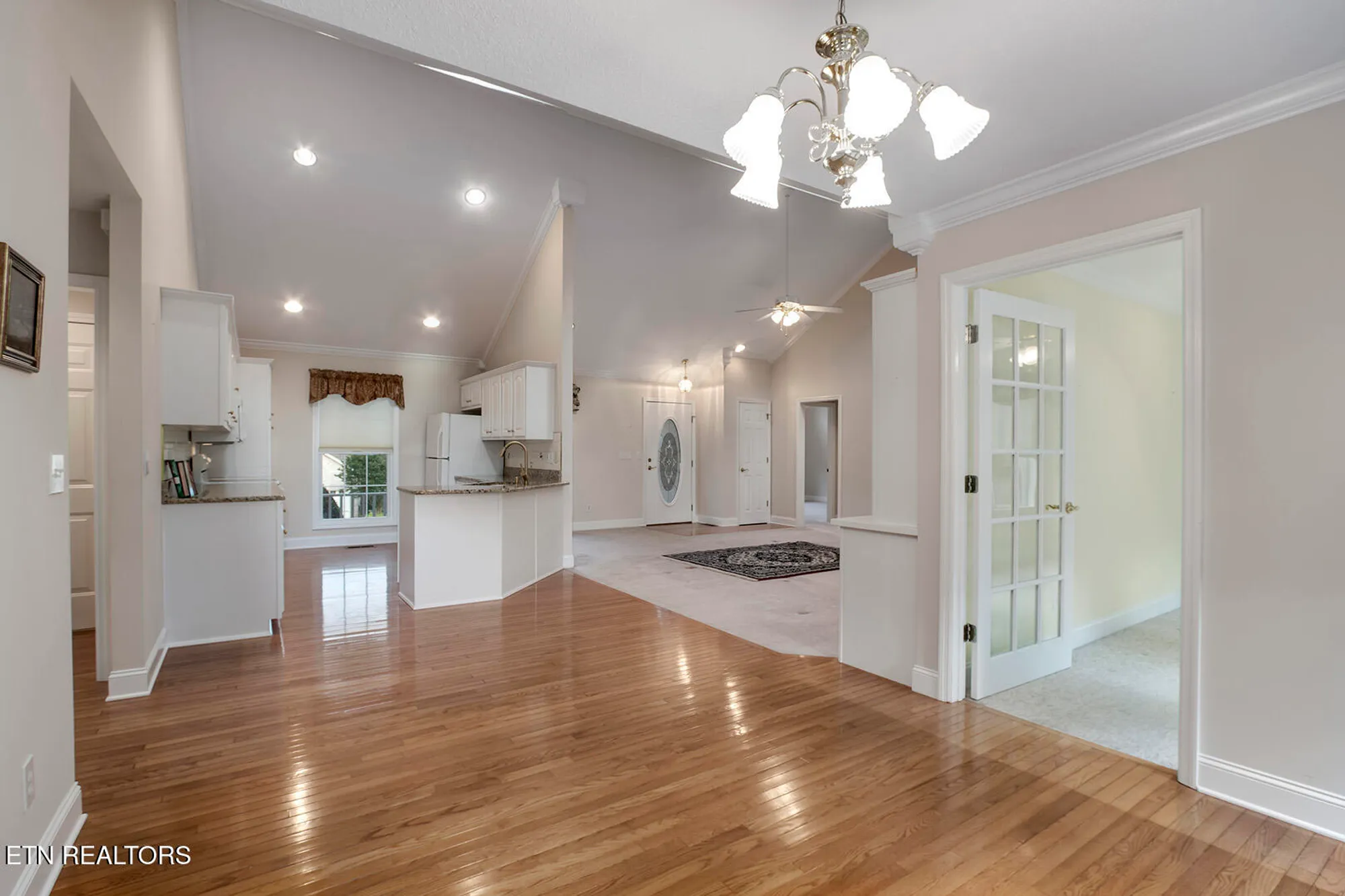 Property Slideshow image 18 of 61 | 309 saligugi ln, Loudon, TN, 37774