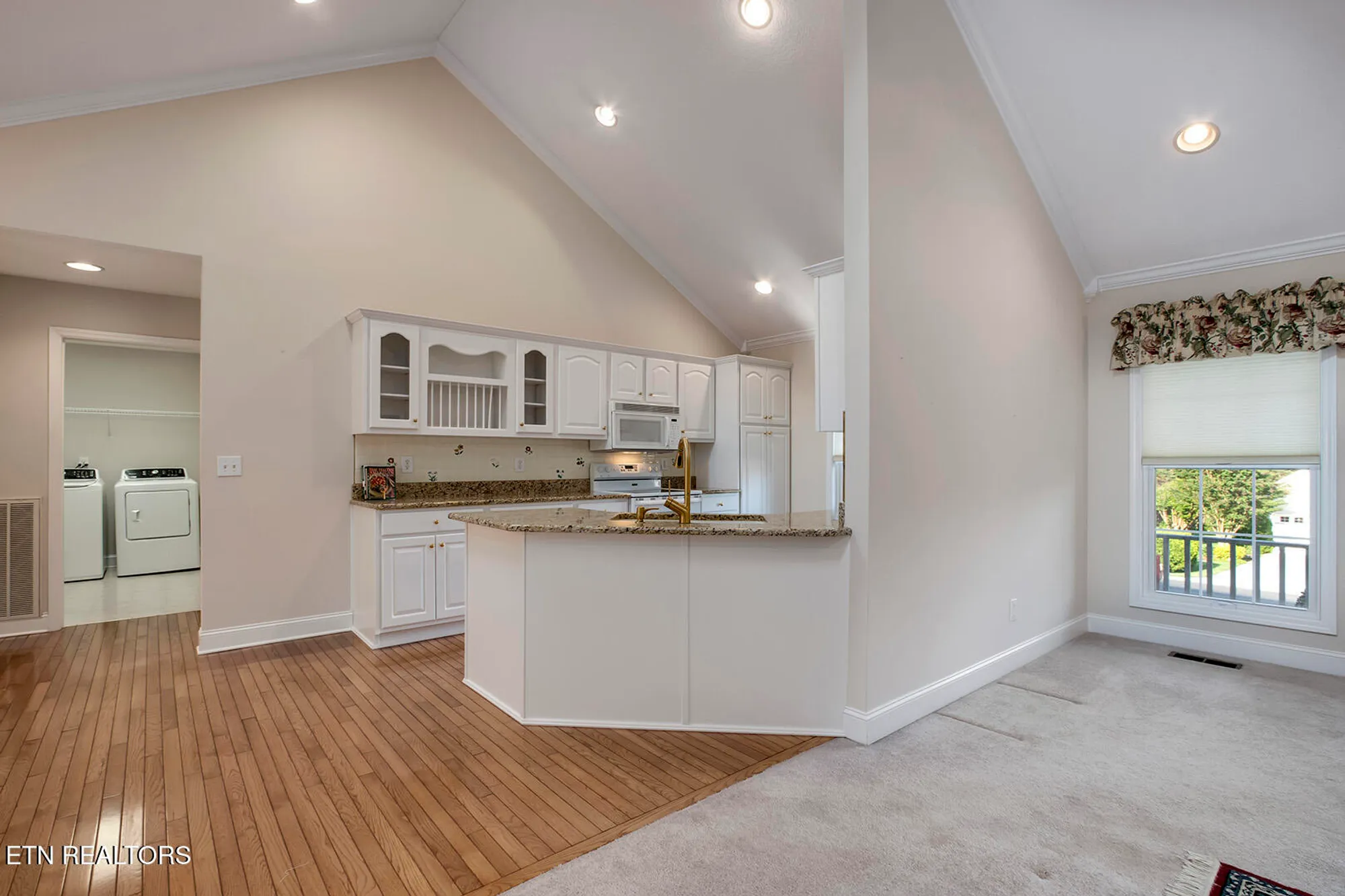 Property Slideshow image 11 of 61 | 309 saligugi ln, Loudon, TN, 37774