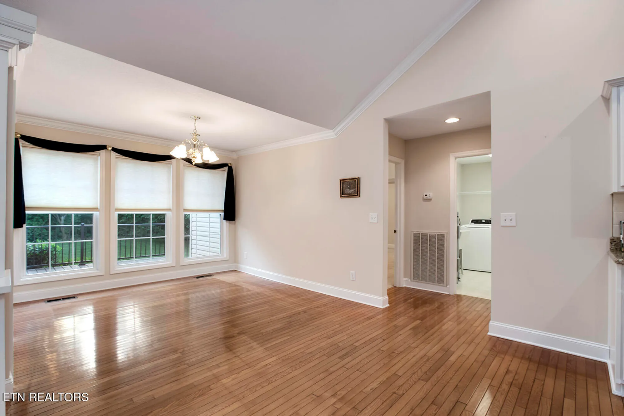 Property Slideshow image 12 of 61 | 309 saligugi ln, Loudon, TN, 37774