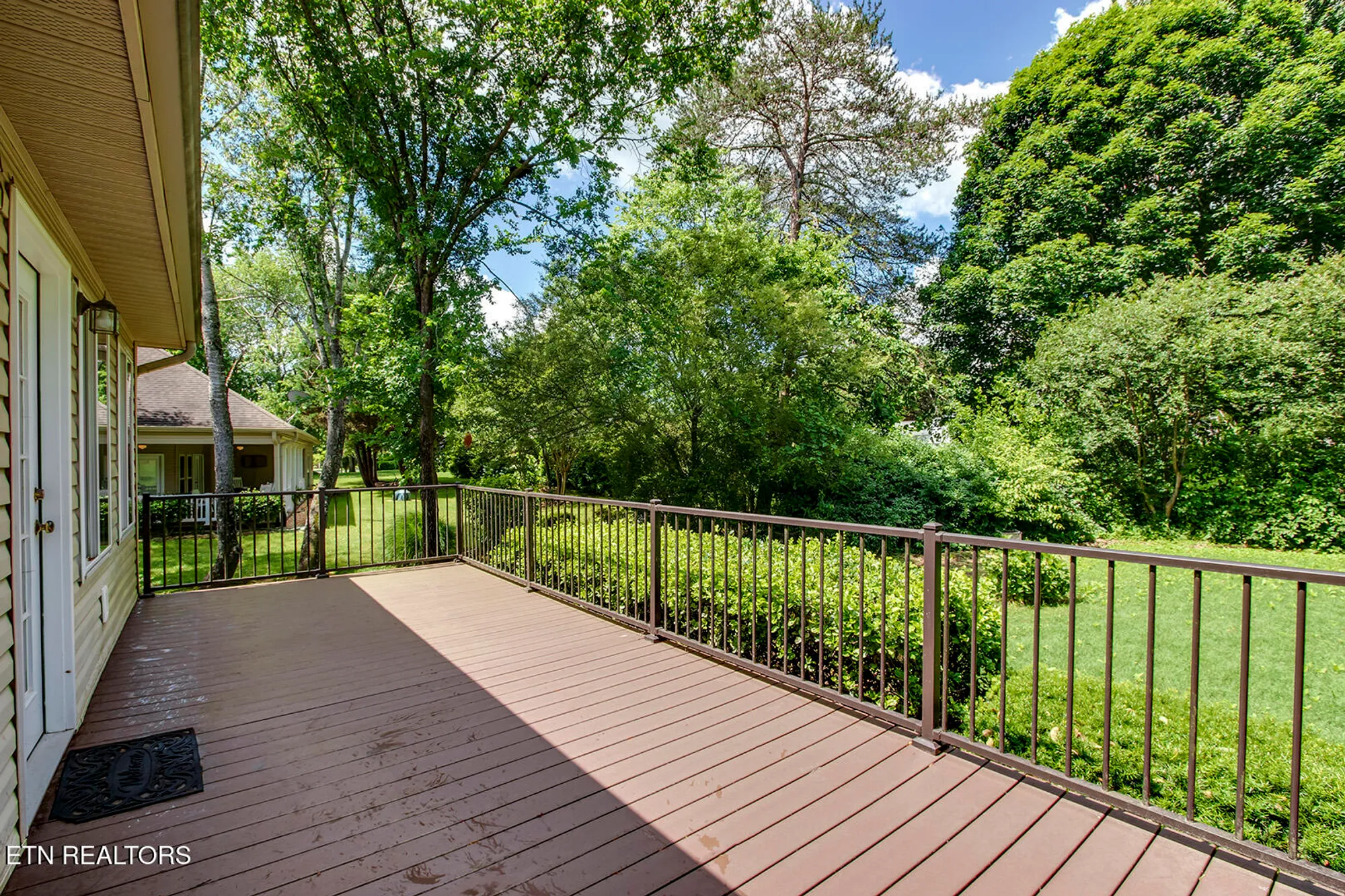 Property Slideshow image 15 of 61 | 309 saligugi ln, Loudon, TN, 37774