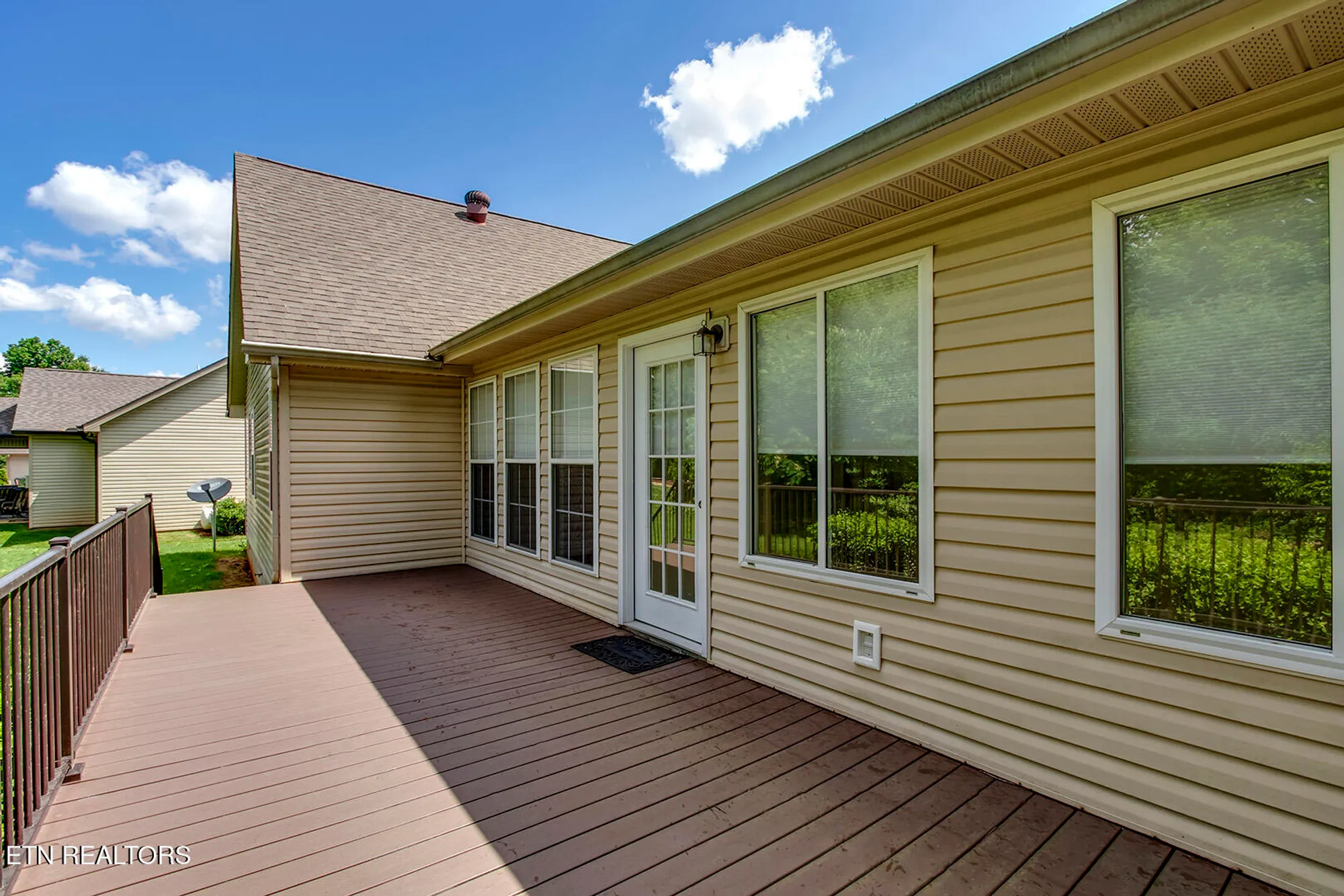 Property Slideshow image 16 of 61 | 309 saligugi ln, Loudon, TN, 37774