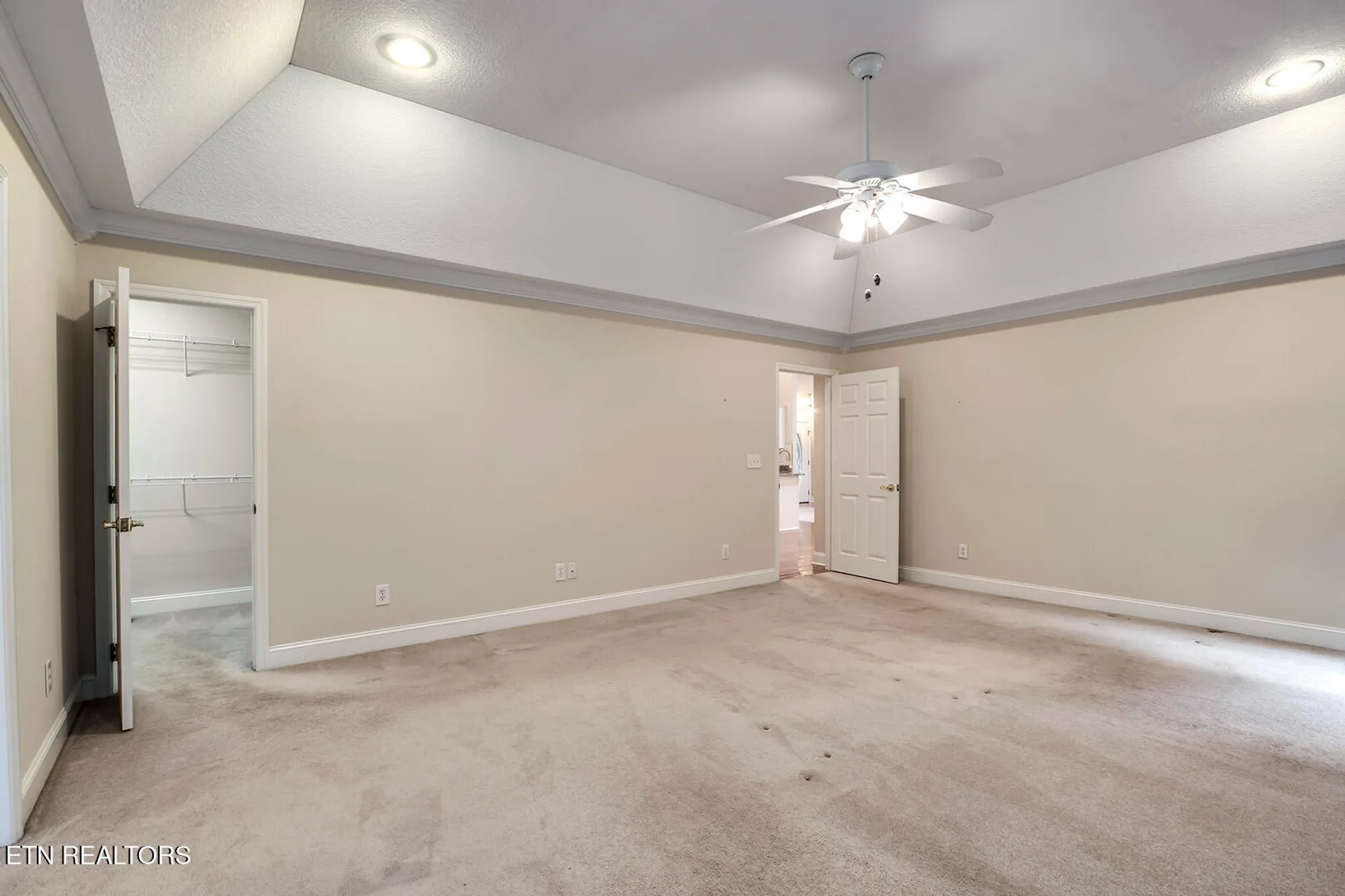 Property Slideshow image 31 of 61 | 309 saligugi ln, Loudon, TN, 37774