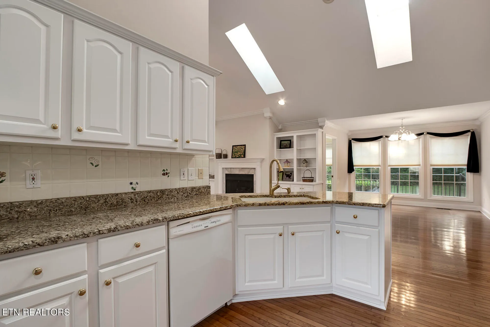 Property Slideshow image 22 of 61 | 309 saligugi ln, Loudon, TN, 37774