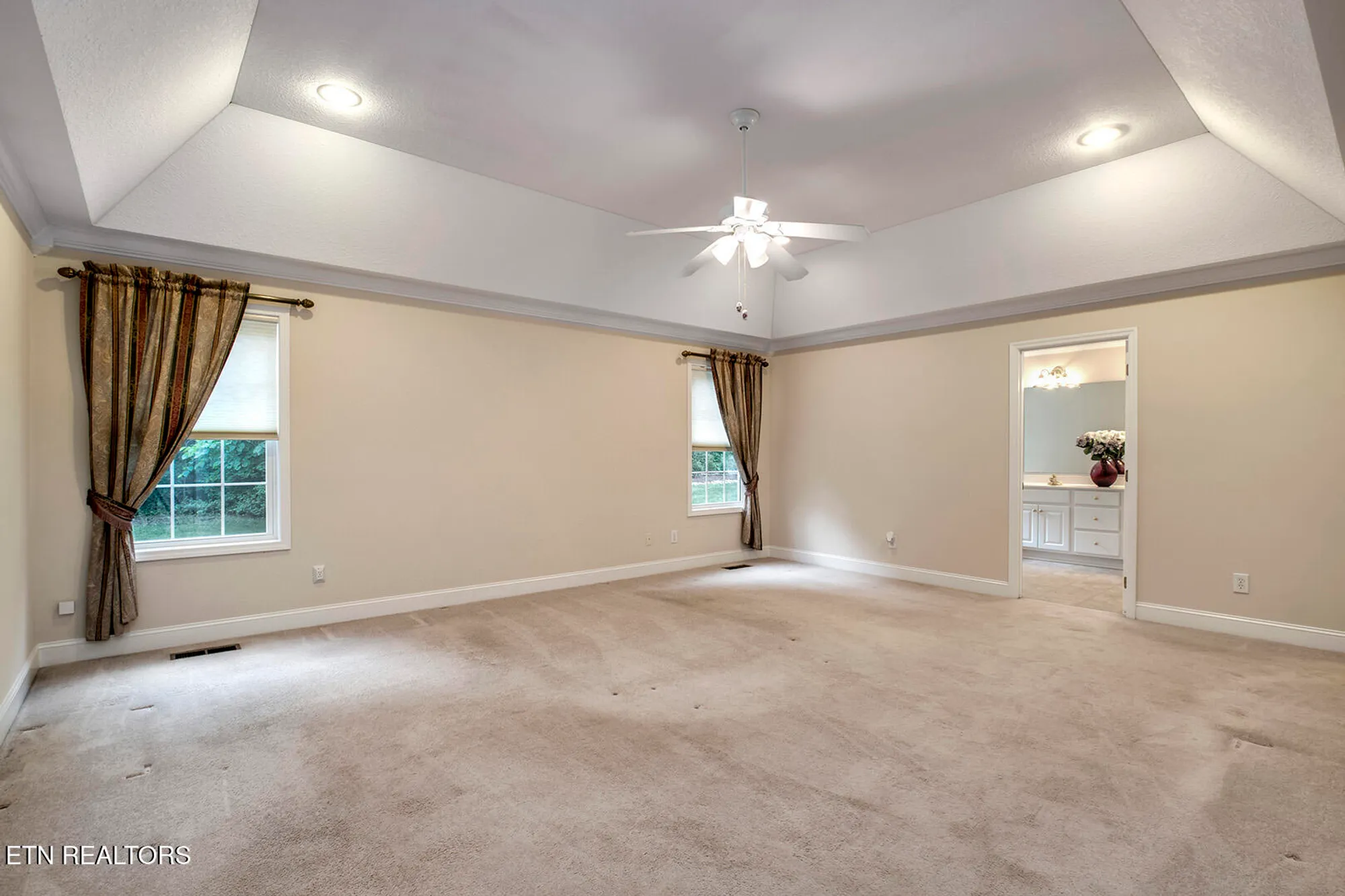 Property Slideshow image 26 of 61 | 309 saligugi ln, Loudon, TN, 37774