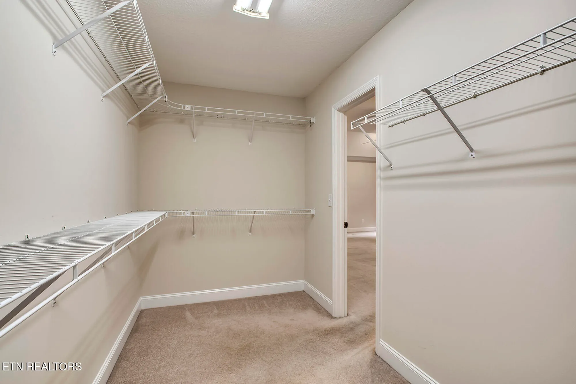 Property Slideshow image 33 of 61 | 309 saligugi ln, Loudon, TN, 37774