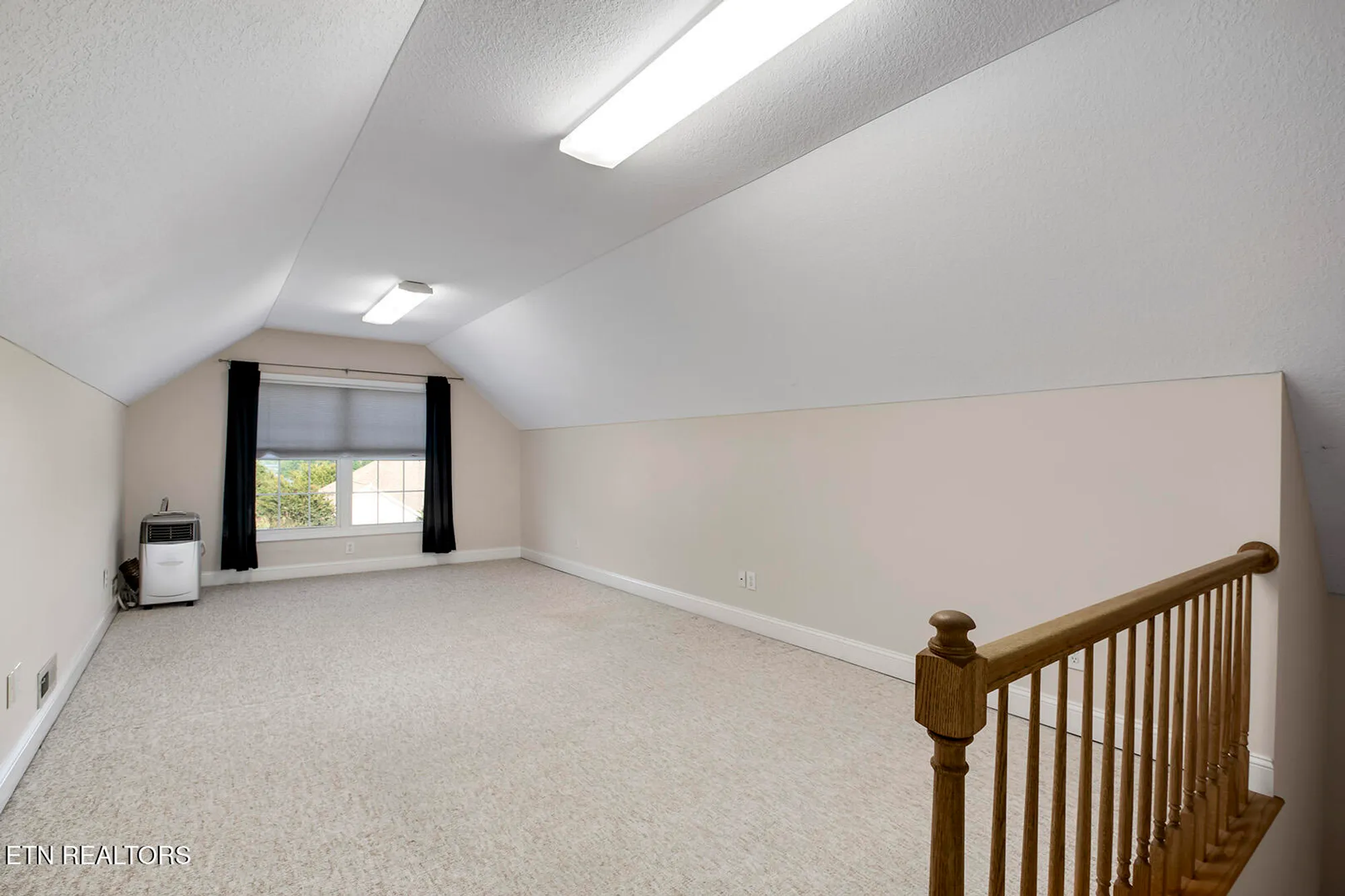 Property Slideshow image 36 of 61 | 309 saligugi ln, Loudon, TN, 37774