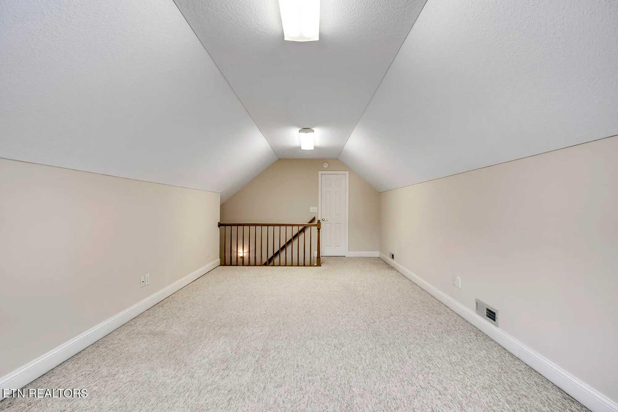 Property Slideshow image 37 of 61 | 309 saligugi ln, Loudon, TN, 37774