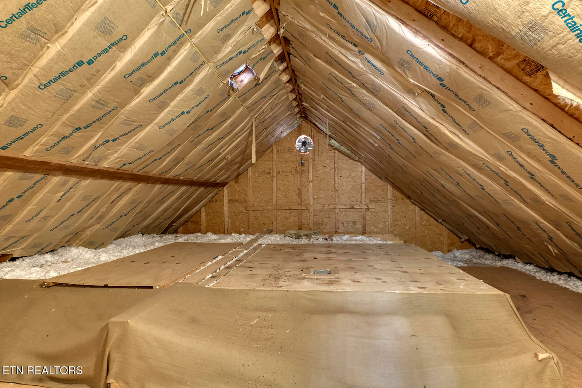 Property Slideshow image 38 of 61 | 309 saligugi ln, Loudon, TN, 37774