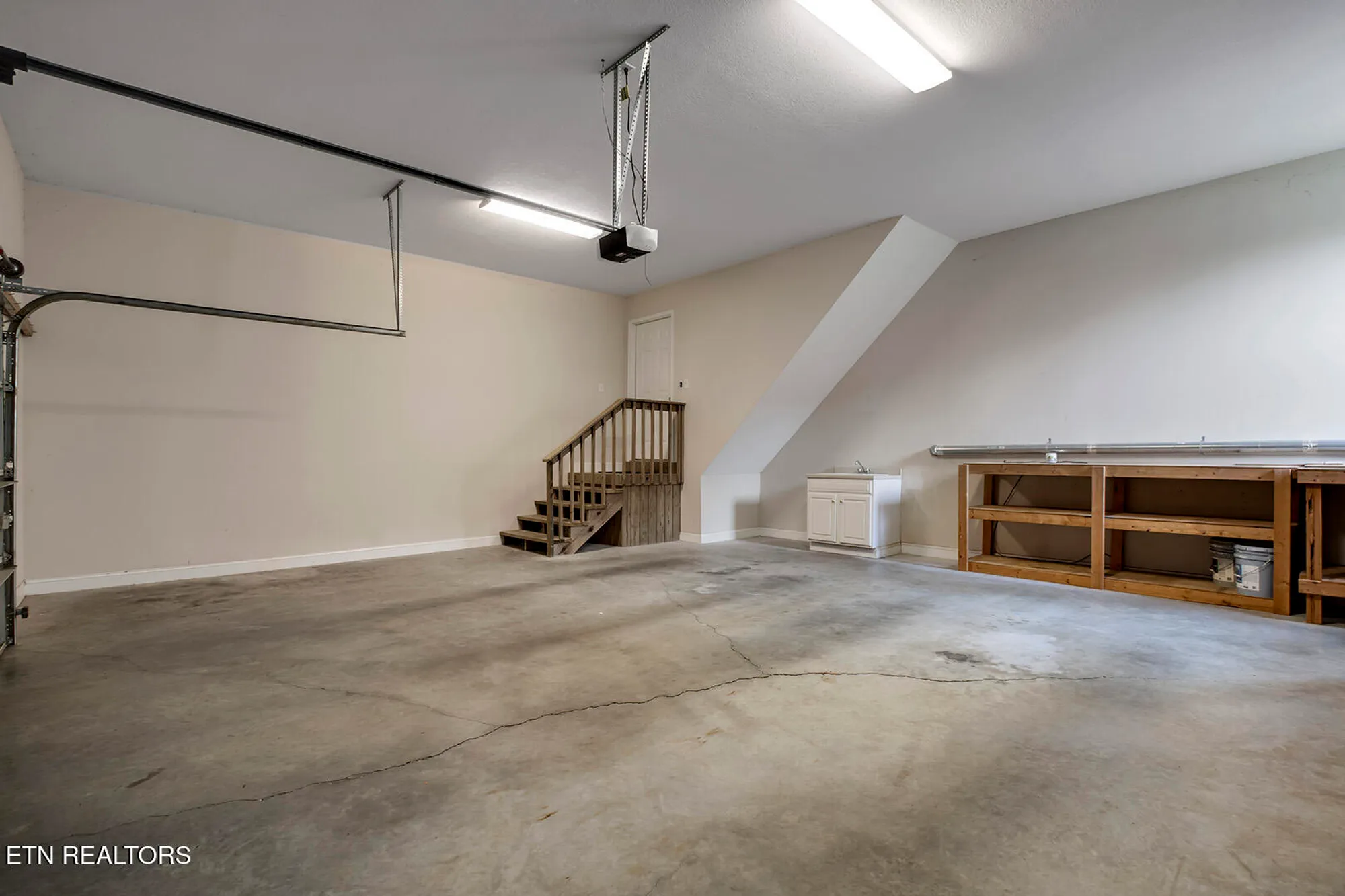 Property Slideshow image 49 of 61 | 309 saligugi ln, Loudon, TN, 37774