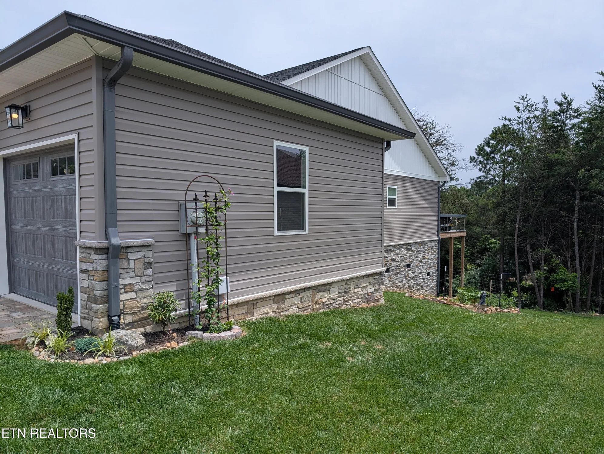 Property Slideshow image 5 of 36 | 140 elokwa way, Loudon, TN, 37774