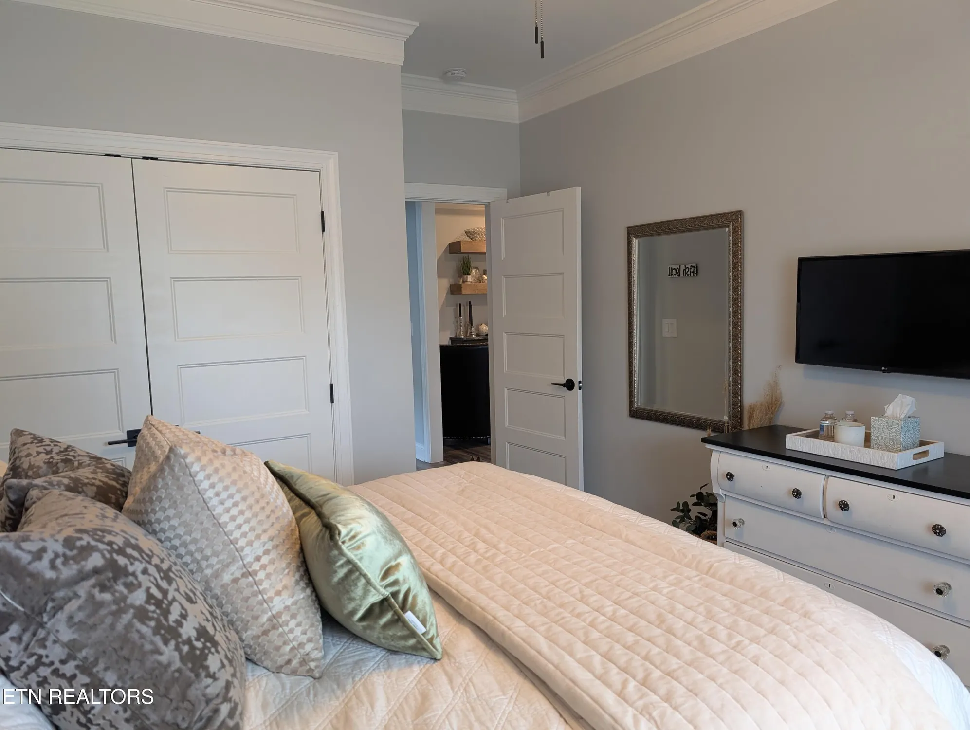 Property Slideshow image 21 of 36 | 140 elokwa way, Loudon, TN, 37774