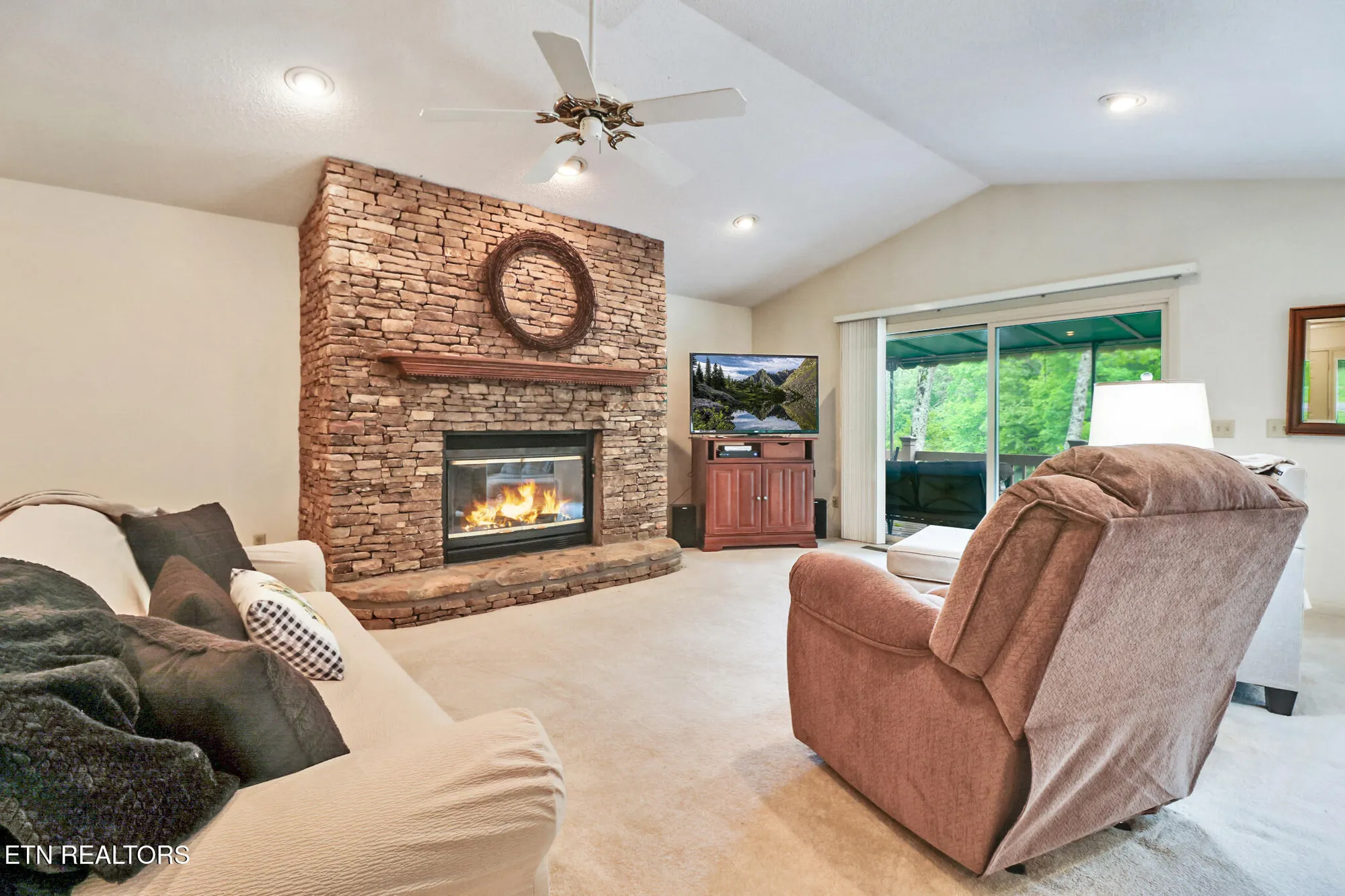 Property Slideshow image 11 of 58 | 45 calderwood cir, Crossville, TN, 38558