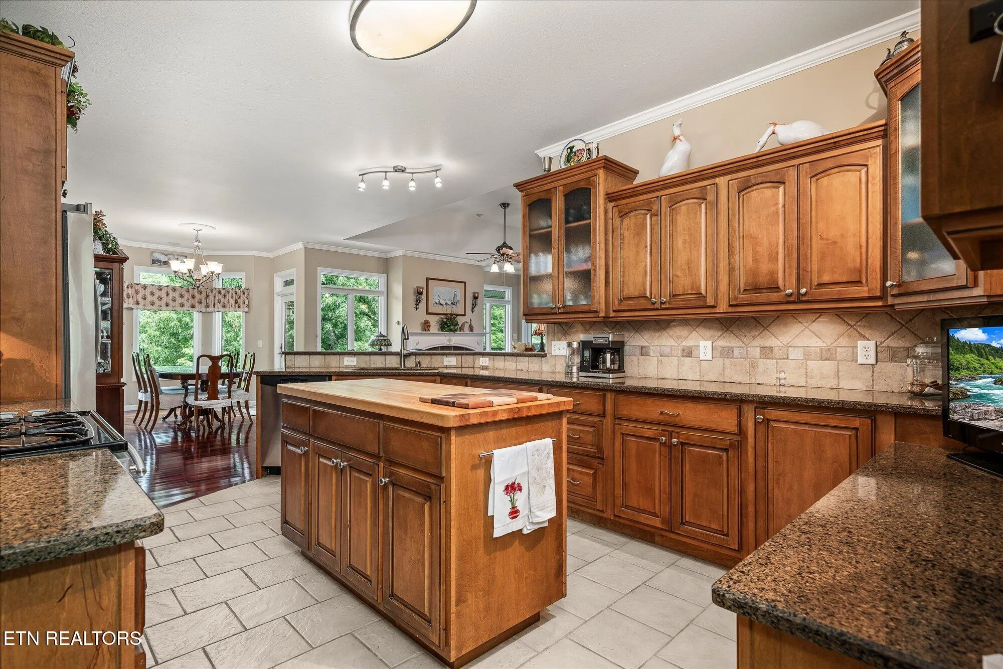 Property Slideshow image 39 of 63 | 36 thames ct, Crossville, TN, 38558