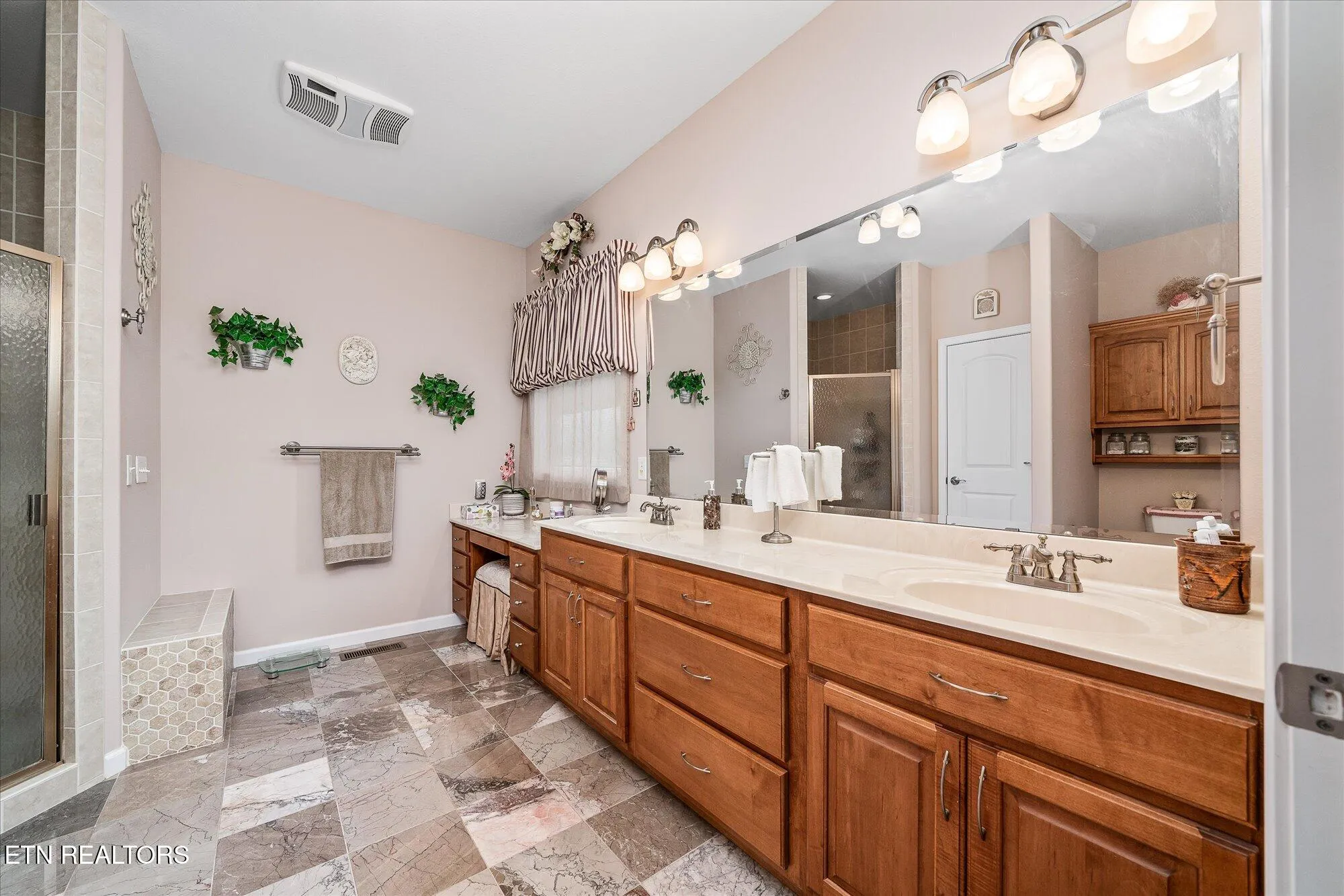 Property Slideshow image 50 of 63 | 36 thames ct, Crossville, TN, 38558