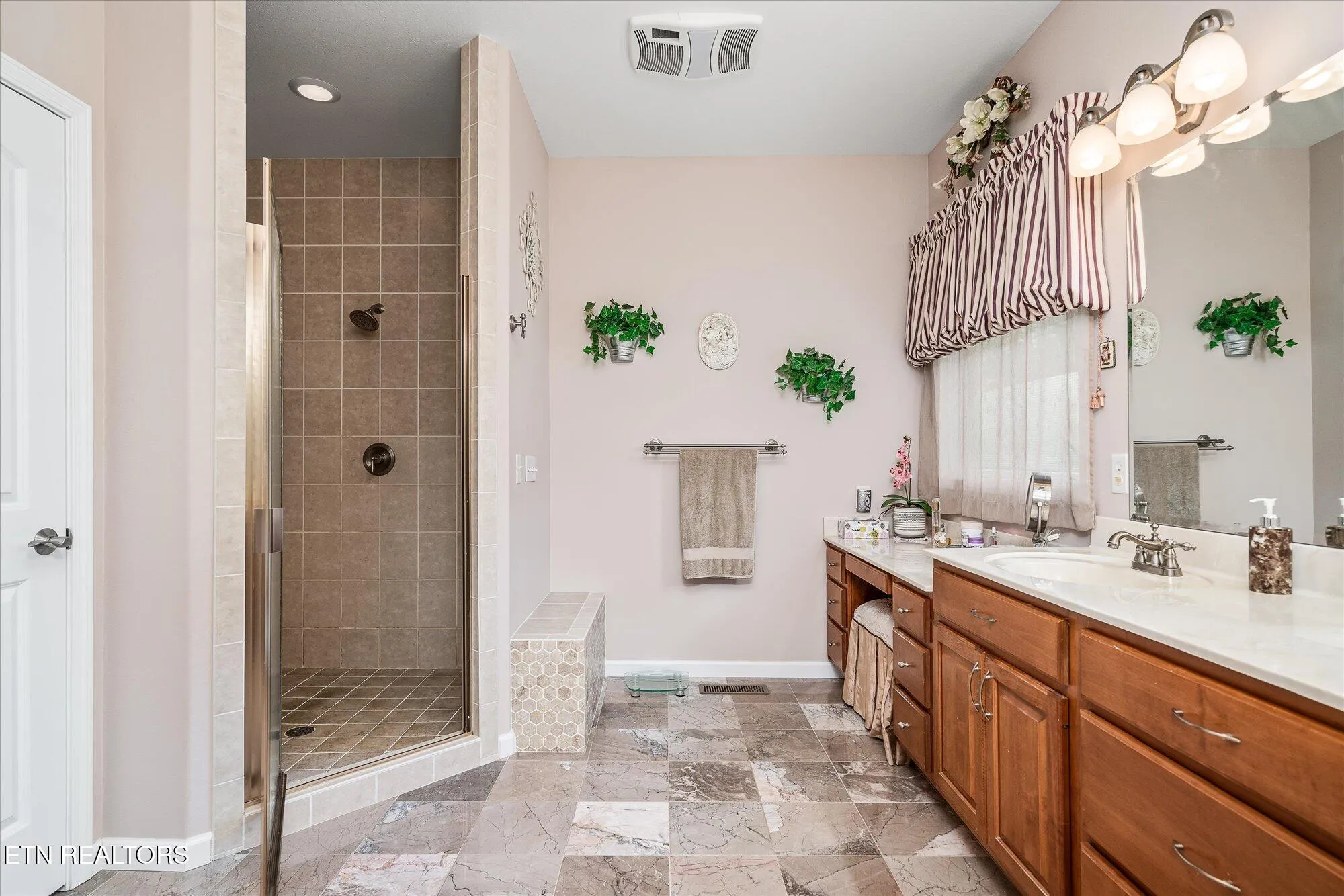 Property Slideshow image 51 of 63 | 36 thames ct, Crossville, TN, 38558