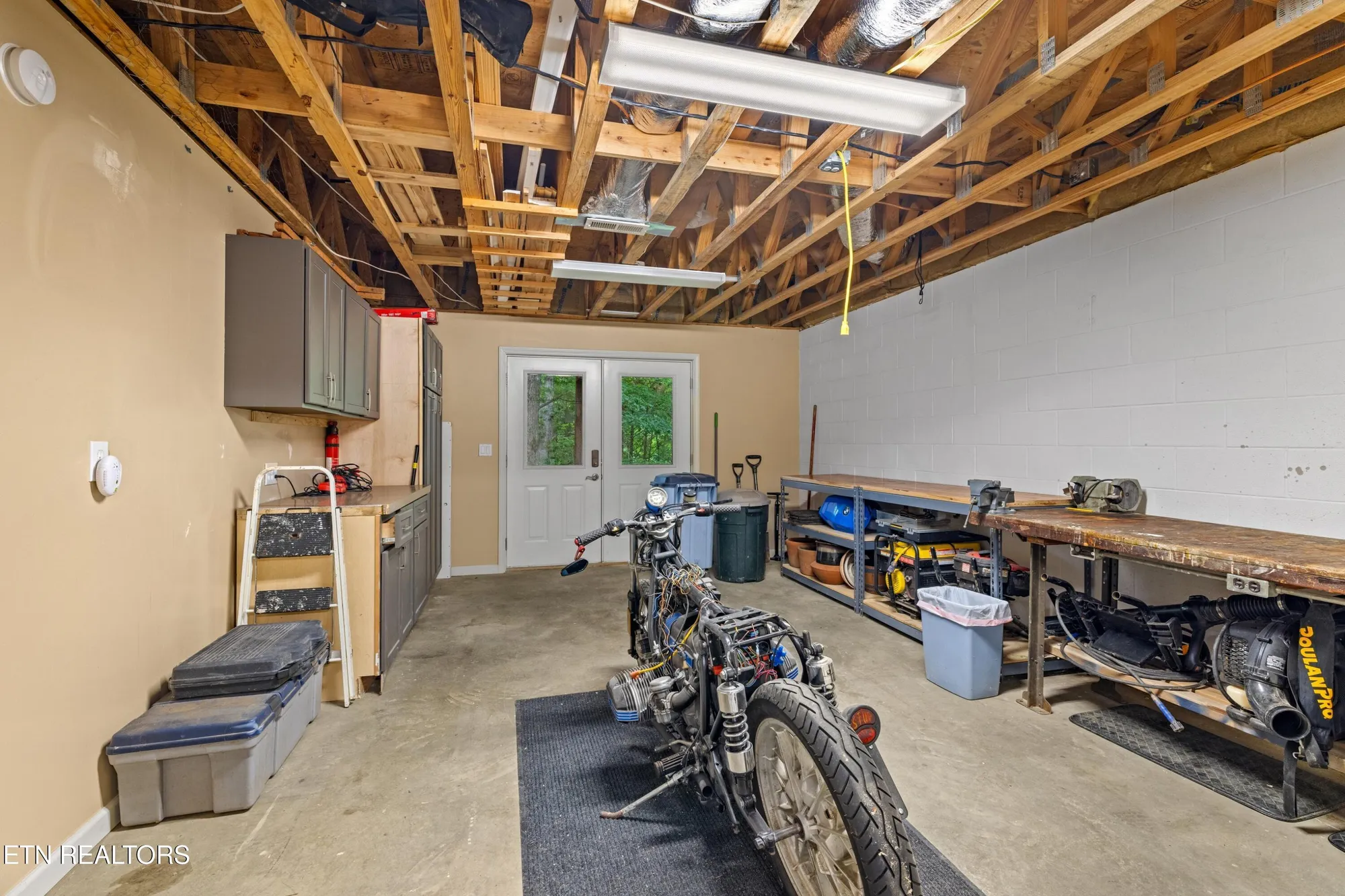 Property Slideshow image 31 of 45 | 117 tahlequah ln, Loudon, TN, 37774