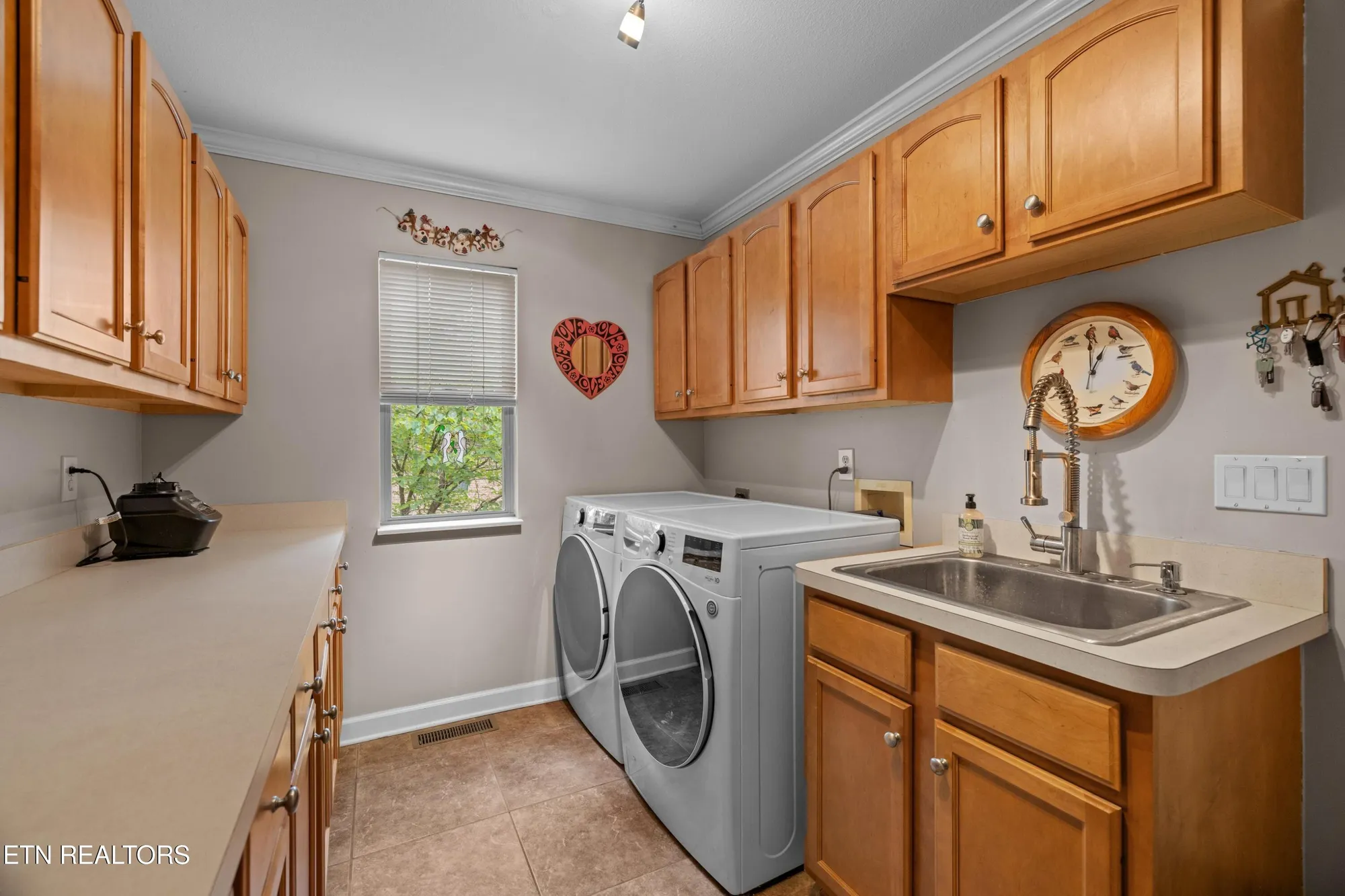 Property Slideshow image 15 of 45 | 117 tahlequah ln, Loudon, TN, 37774