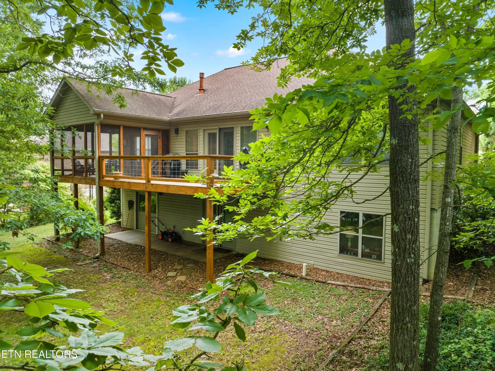 Property Slideshow image 41 of 45 | 117 tahlequah ln, Loudon, TN, 37774