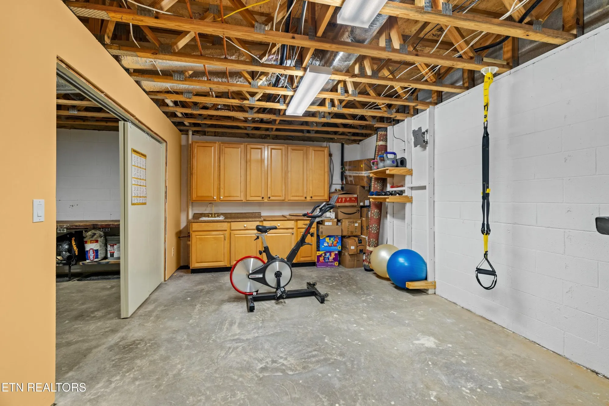 Property Slideshow image 33 of 45 | 117 tahlequah ln, Loudon, TN, 37774