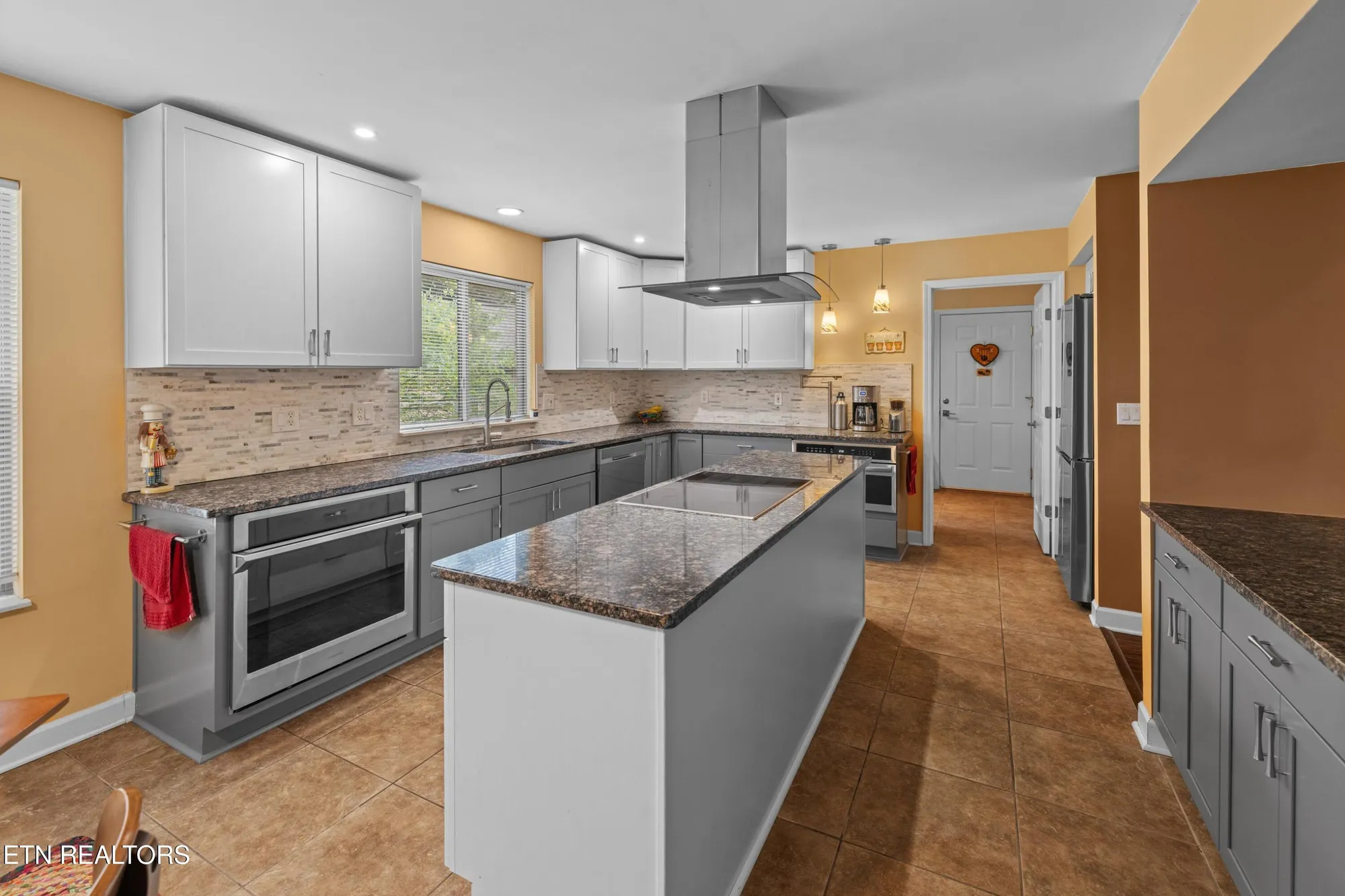 Property Slideshow image 11 of 45 | 117 tahlequah ln, Loudon, TN, 37774