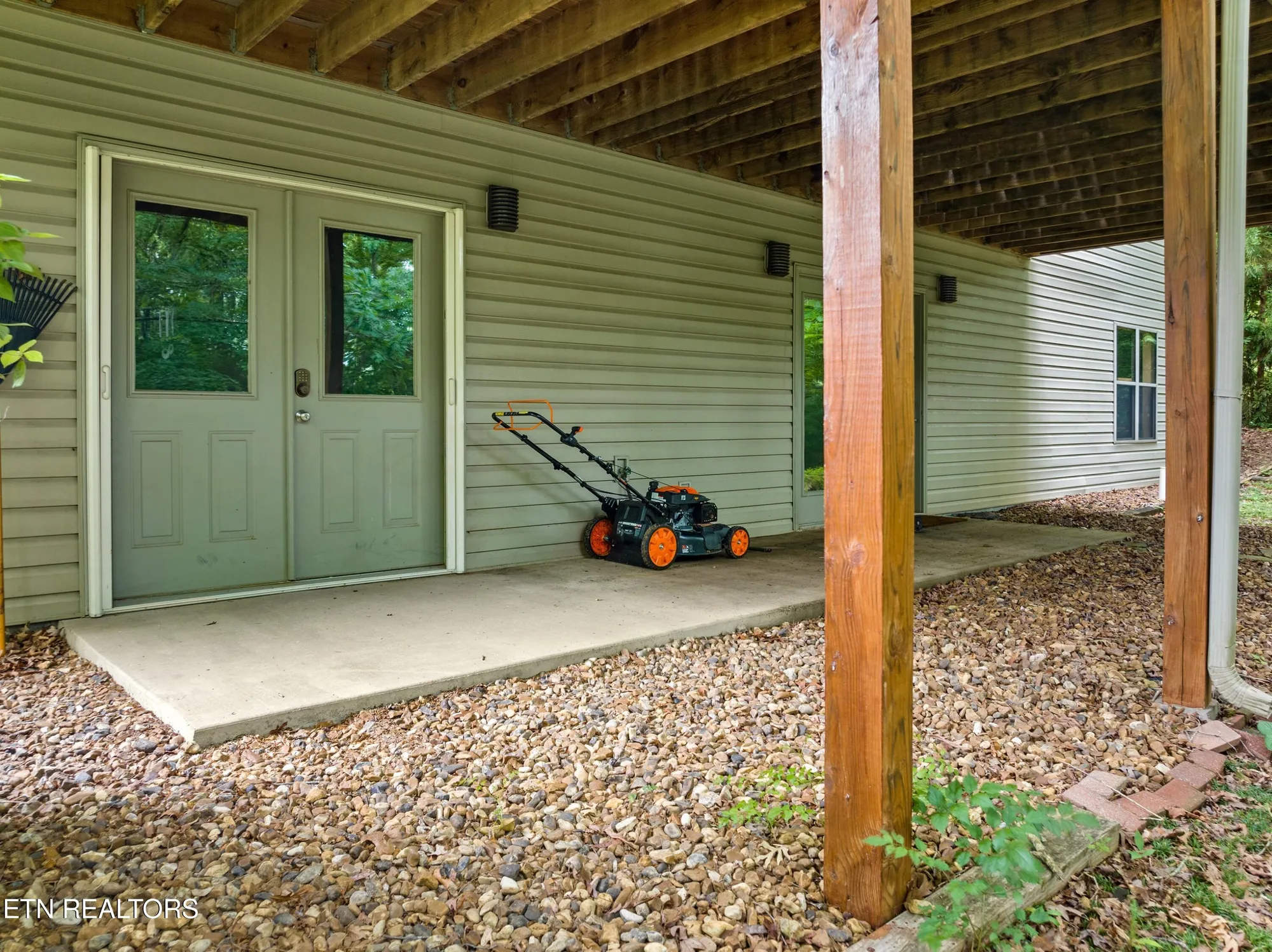 Property Slideshow image 40 of 45 | 117 tahlequah ln, Loudon, TN, 37774