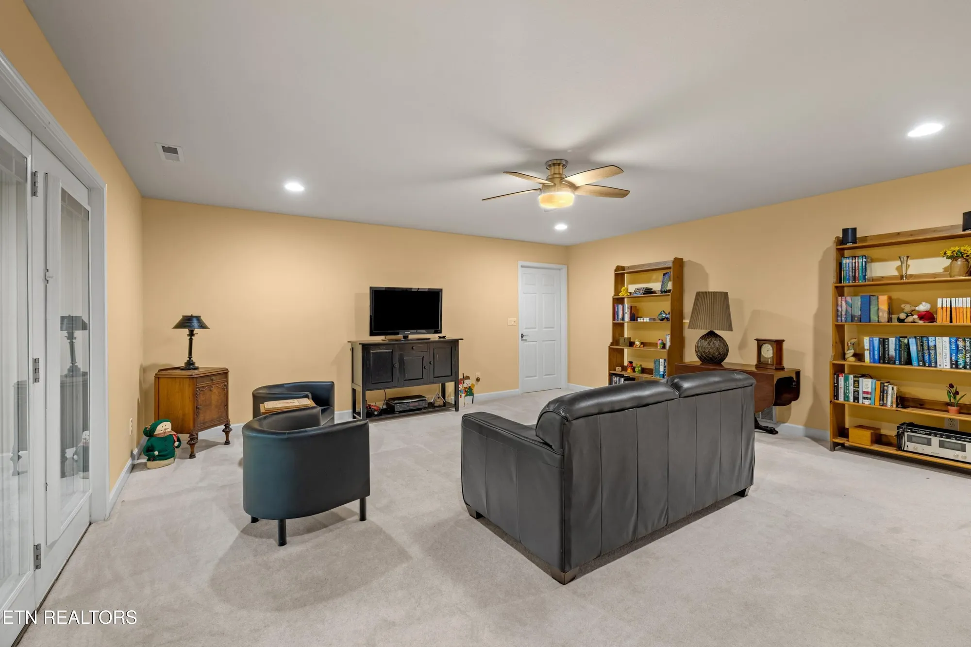 Property Slideshow image 23 of 45 | 117 tahlequah ln, Loudon, TN, 37774