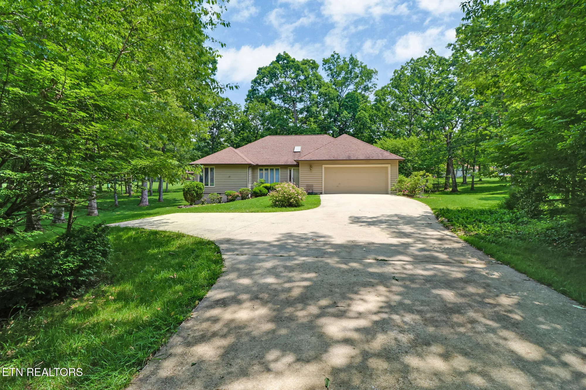 Property Slideshow image 4 of 43 | 131 snead dr, Crossville, TN, 38558