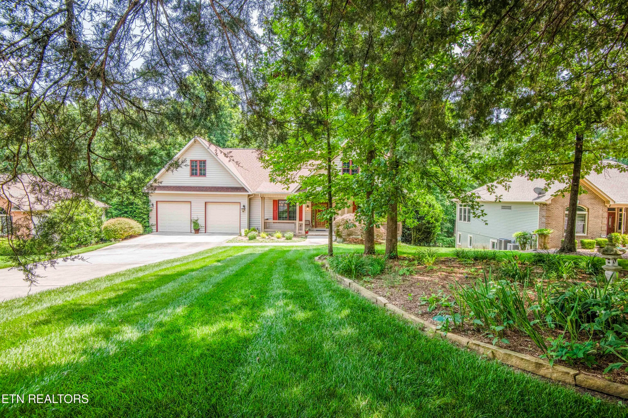 Property Slideshow image 2 of 45 | 308 tahlequah dr, Loudon, TN, 37774